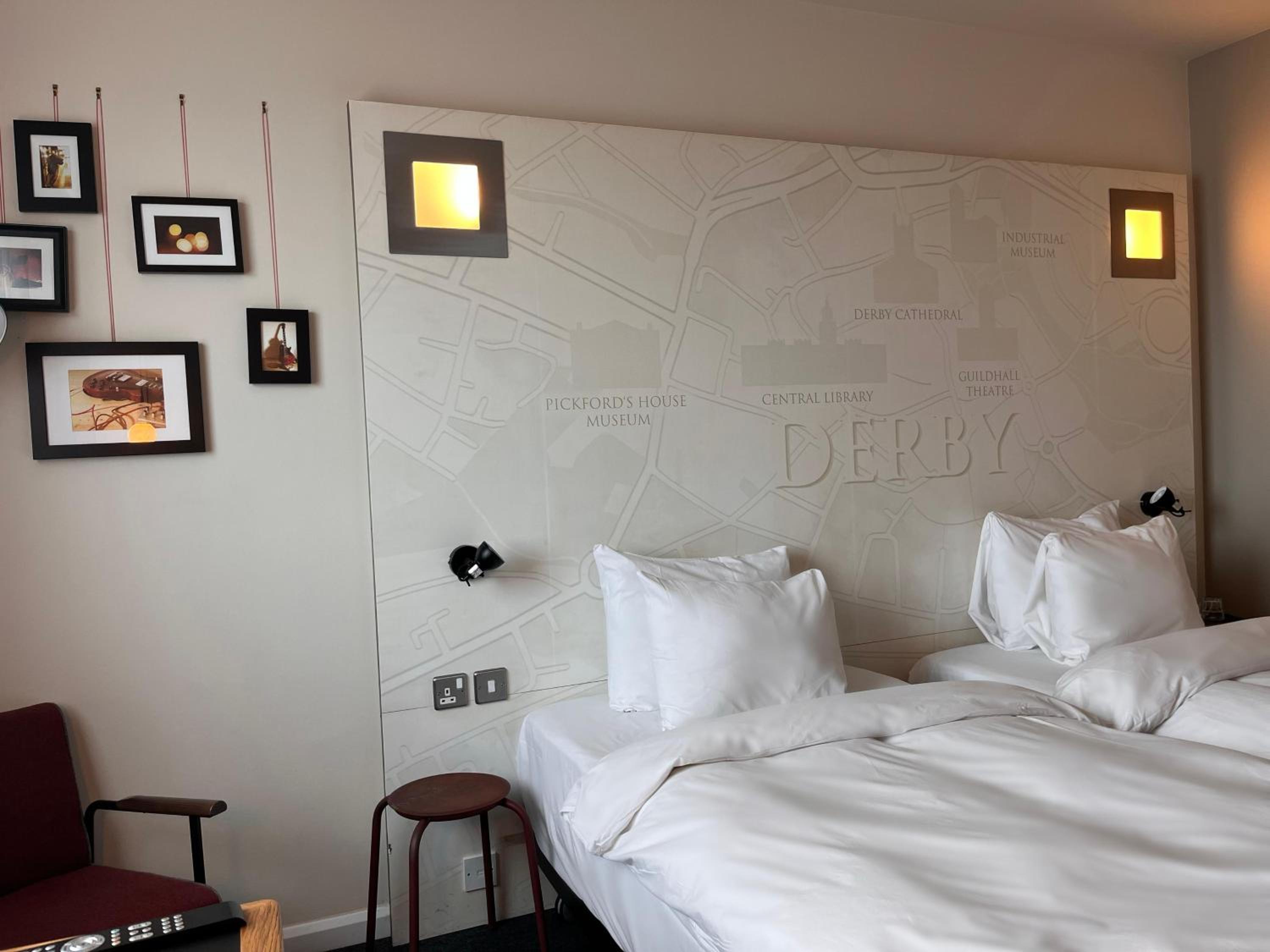 Twin Room - Photo 13