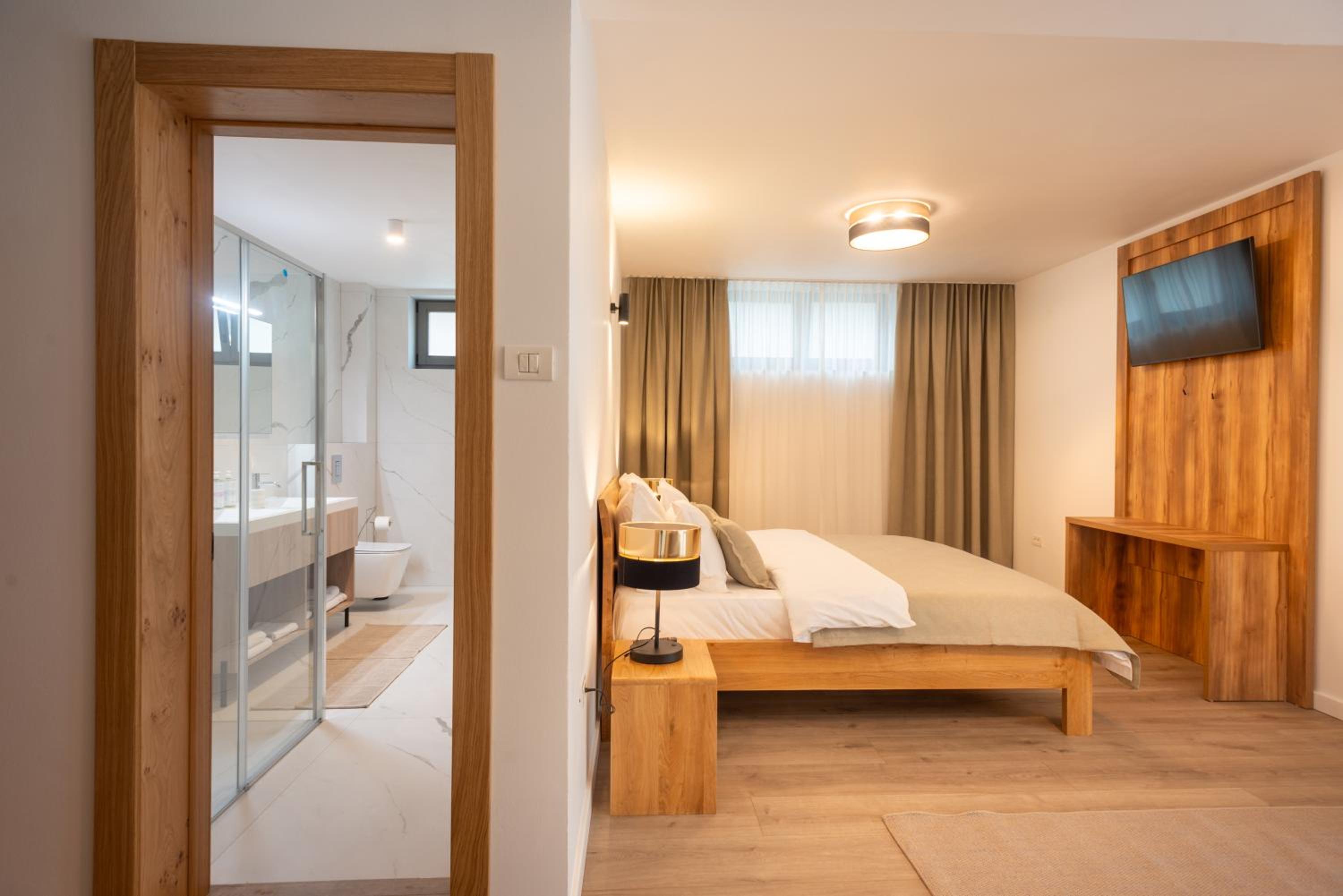 Deluxe Double Room photo 3