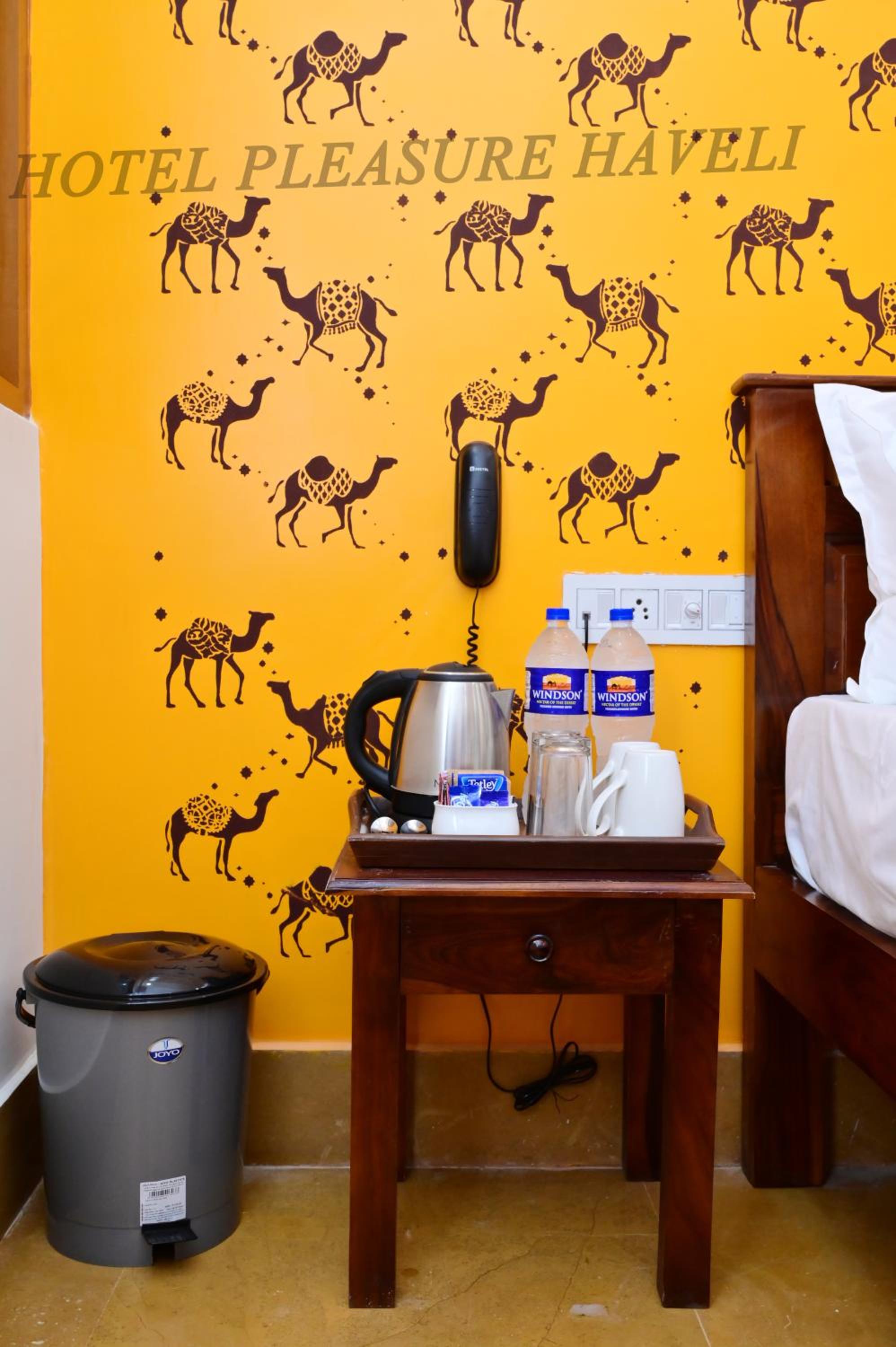 Deluxe King Suite - Photo 3