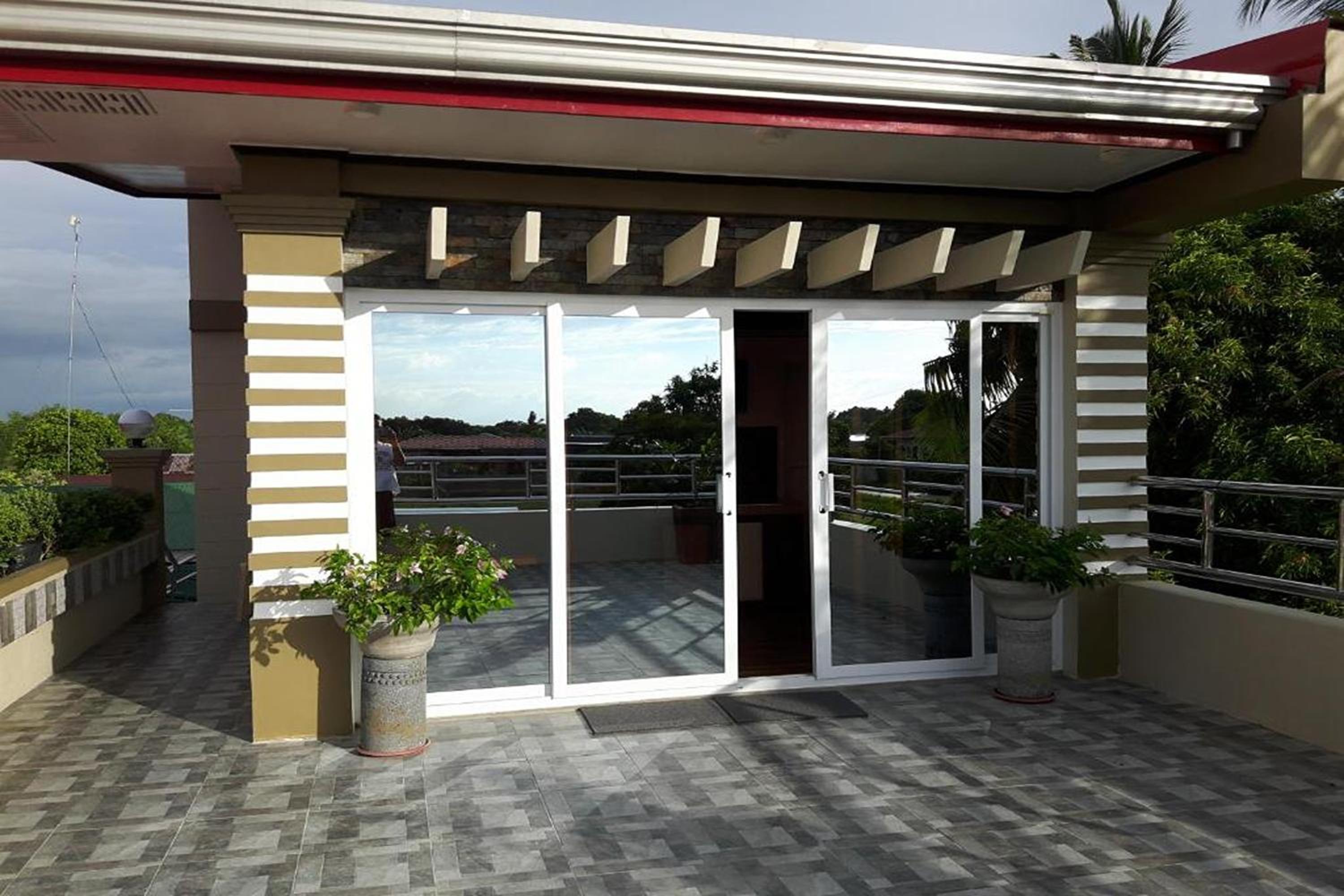 Family Room with Terrace photo 3