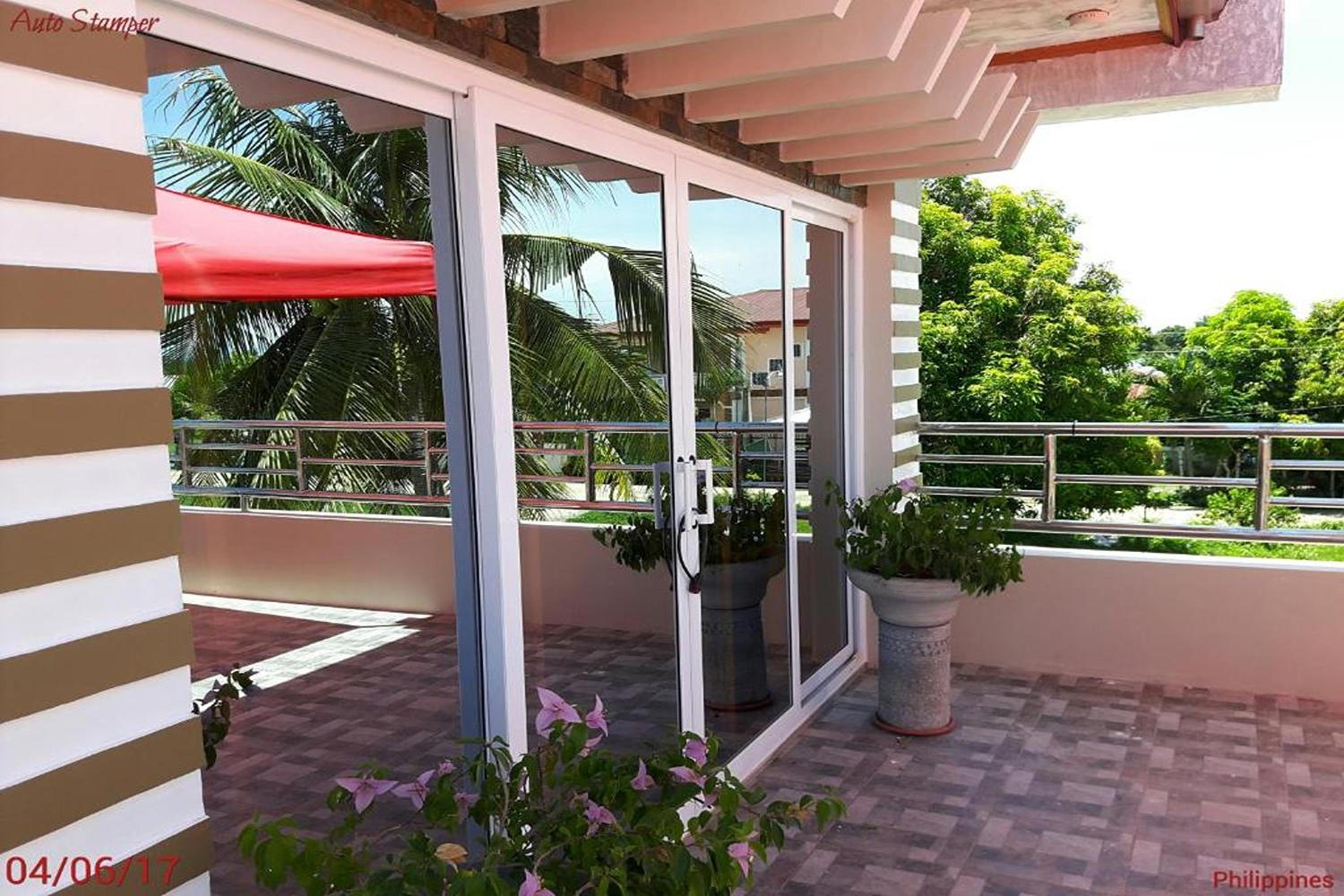 Family Room with Terrace photo 2