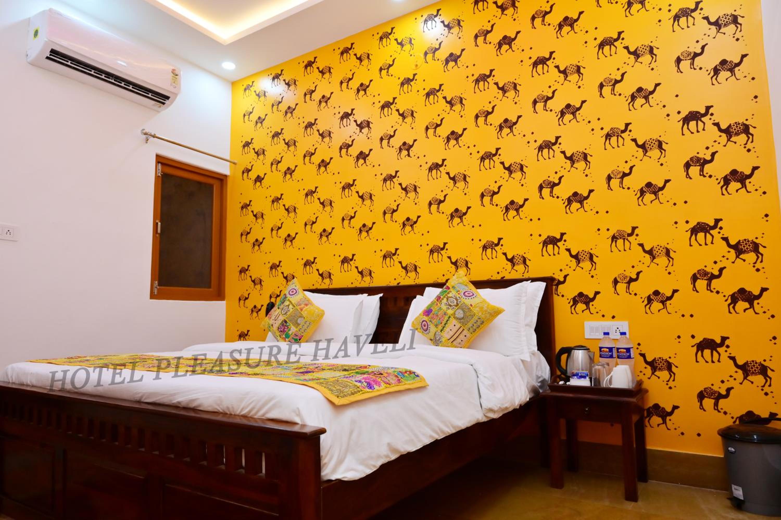 Deluxe King Suite - Photo 4