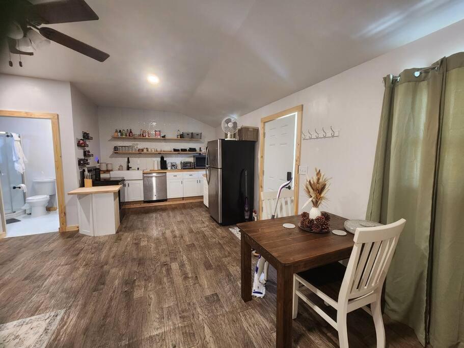 One-Bedroom House photo 2