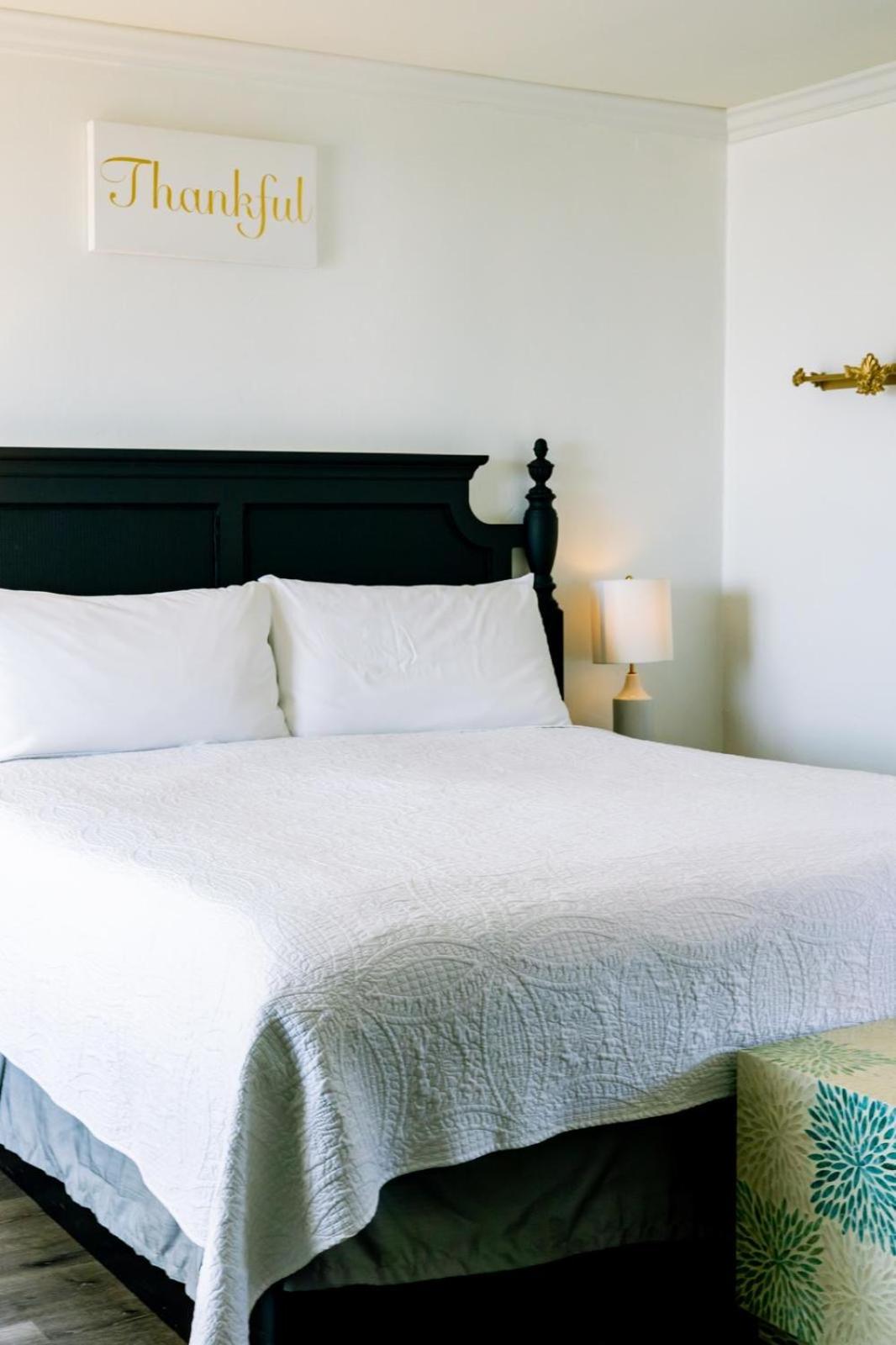 Standard King Room photo 1