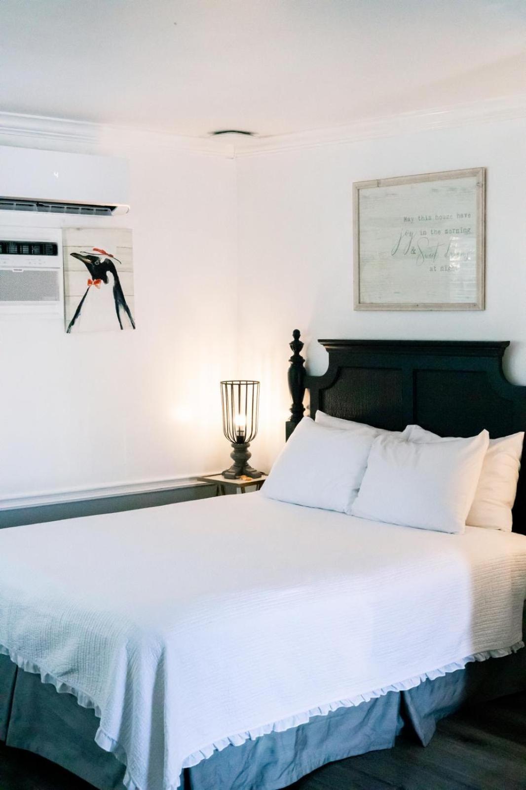 Standard Queen Room photo 1