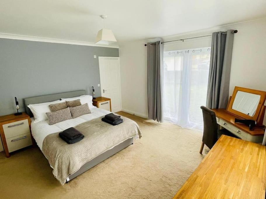 Three-Bedroom House photo 1