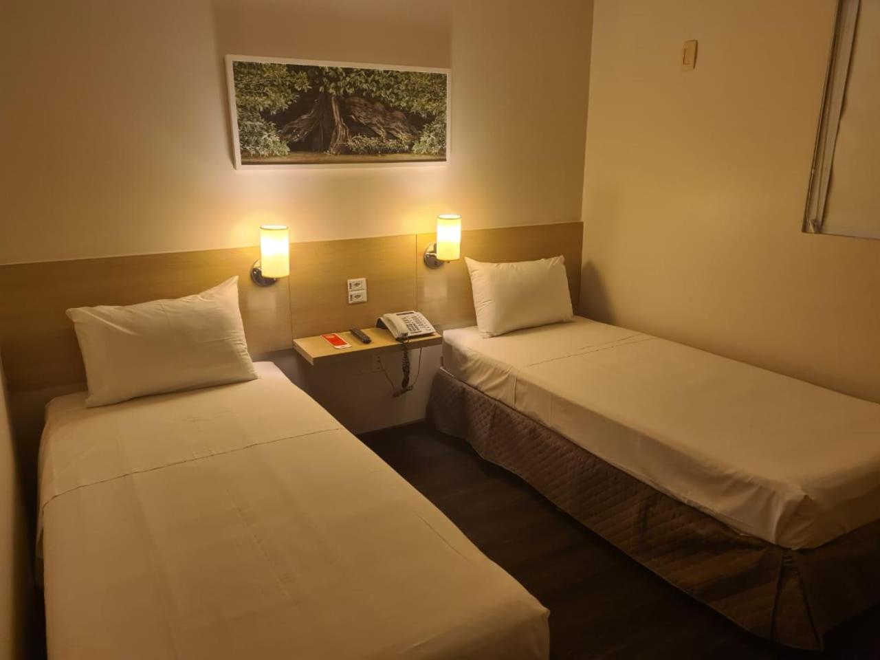 Standard Twin Room - Photo 3