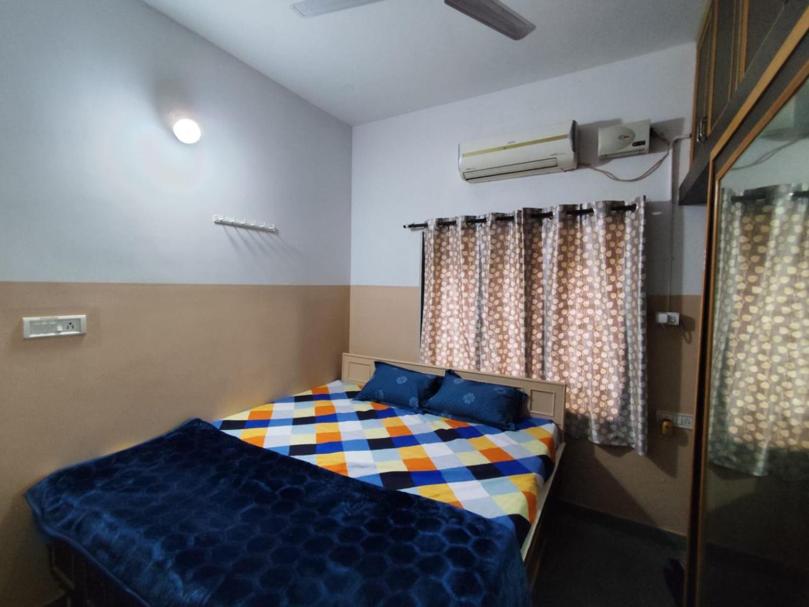 Three-Bedroom House photo 2