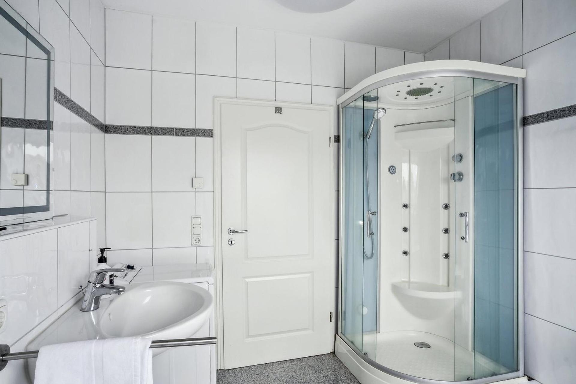 One-Bedroom Apartment with View photo 3