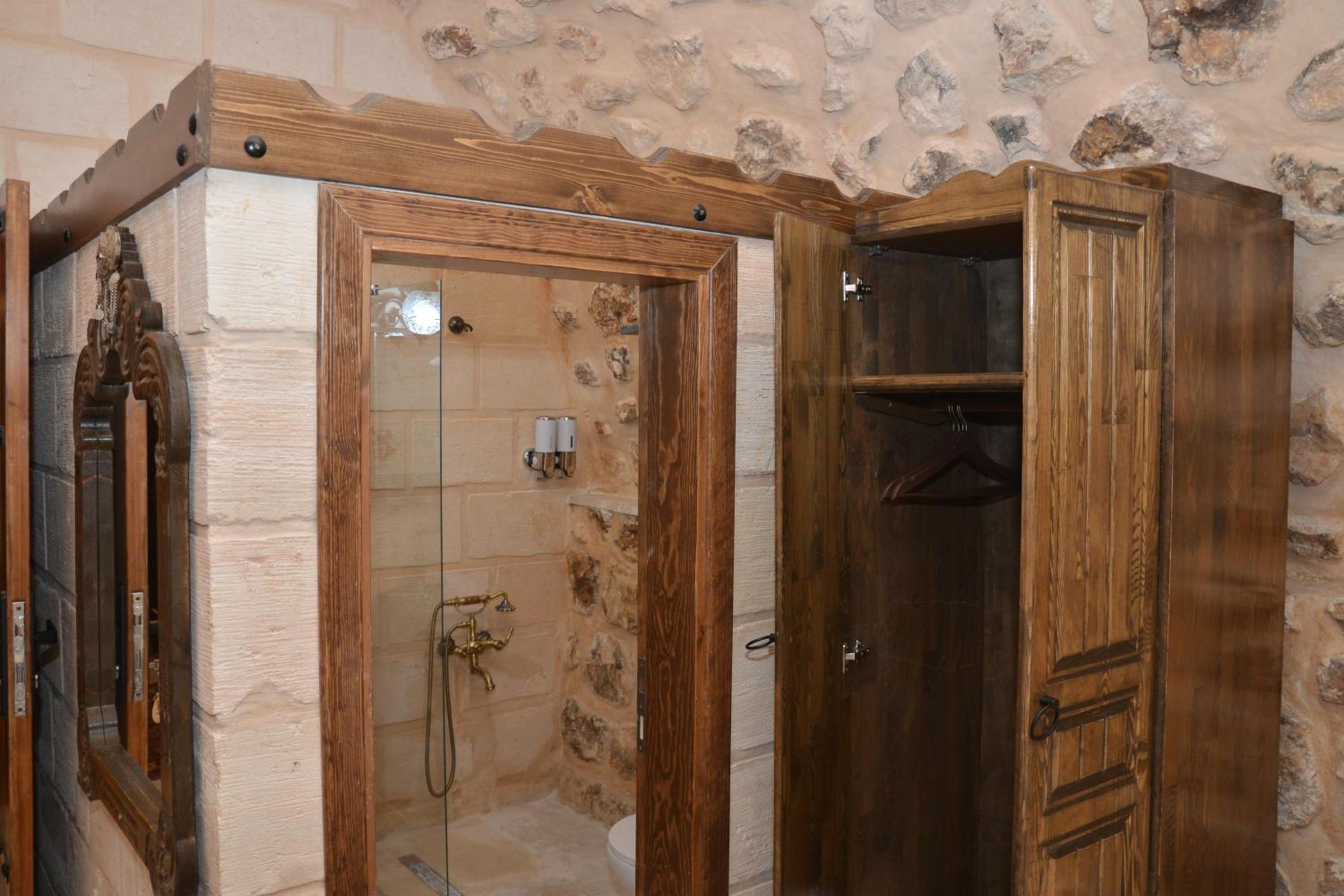 Deluxe Triple Room - Photo 9