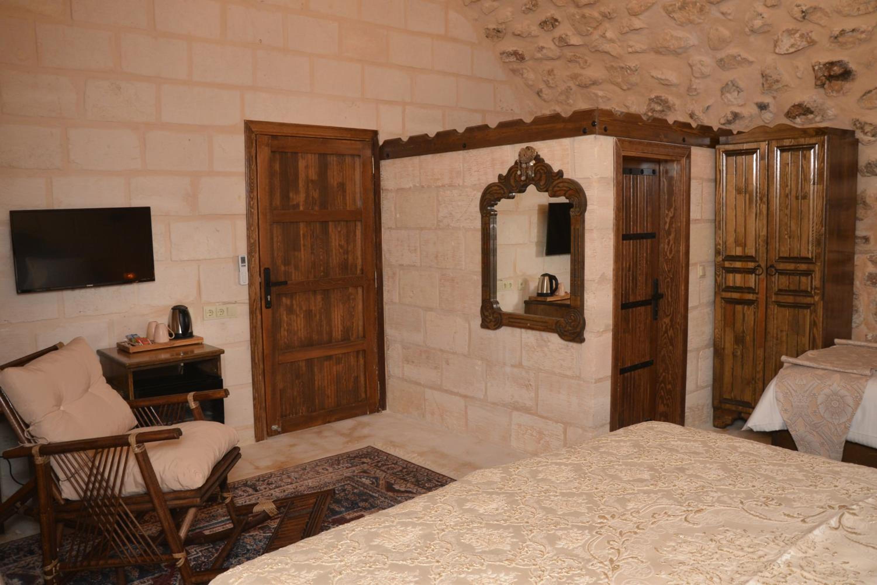 Deluxe Triple Room - Photo 14