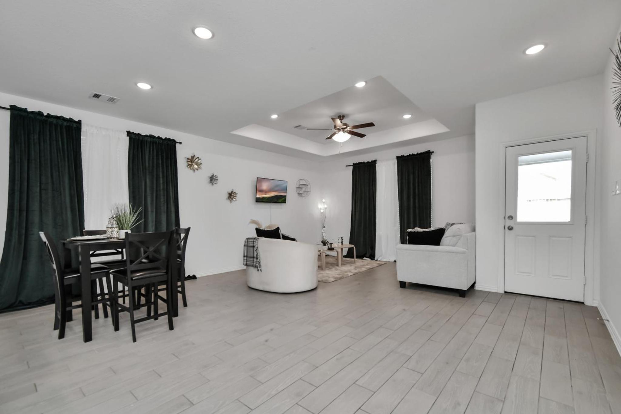 Four-Bedroom House photo 1