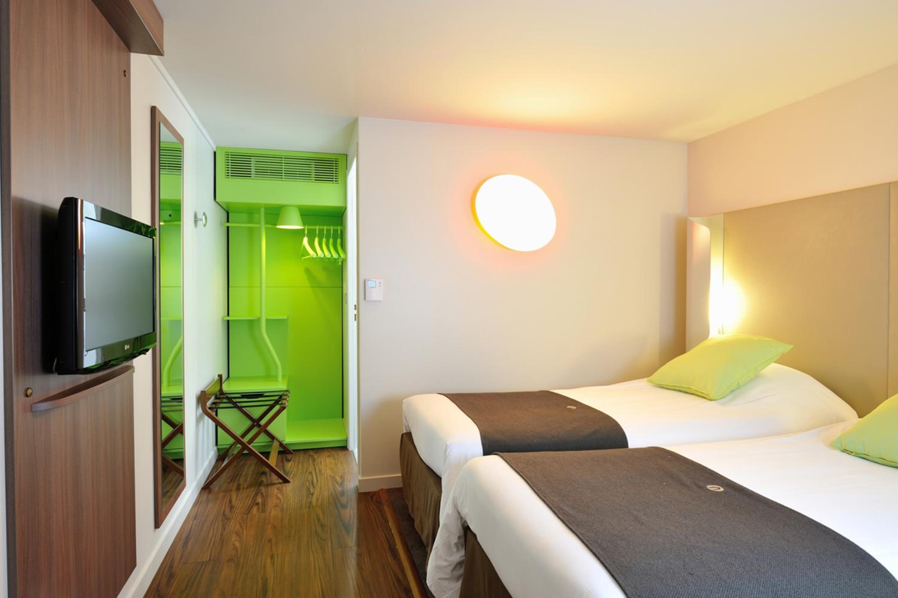 Standard Twin Room - Photo 6