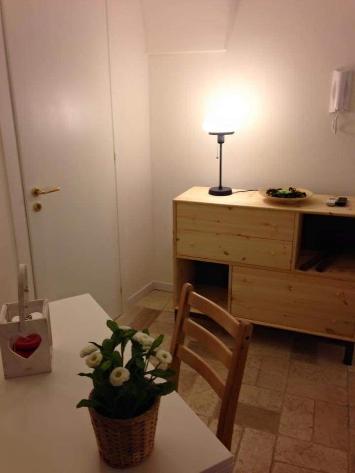 Deluxe Double Room with Balcony - Photo 5