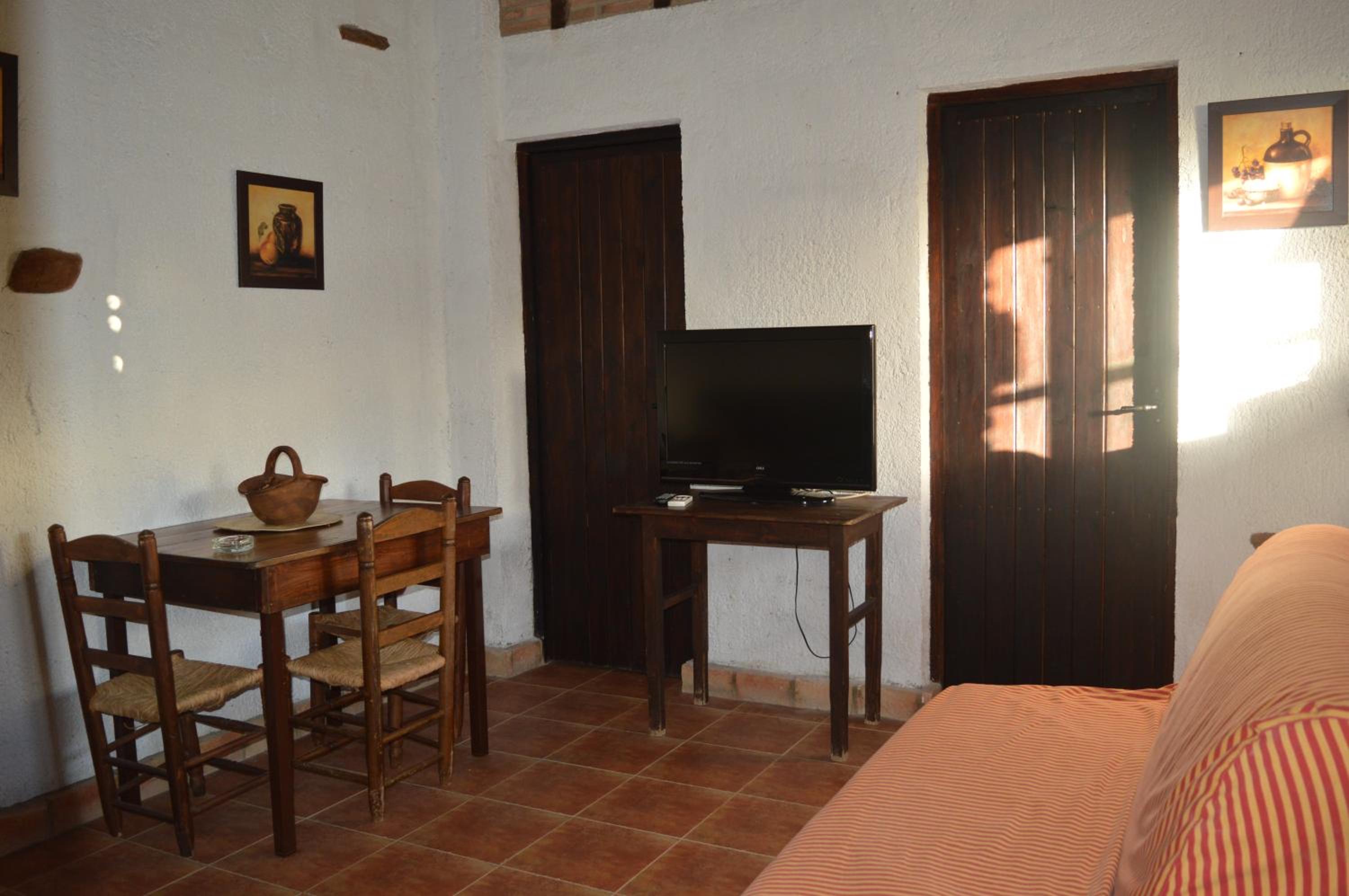 One-Bedroom Cottage - Photo 2