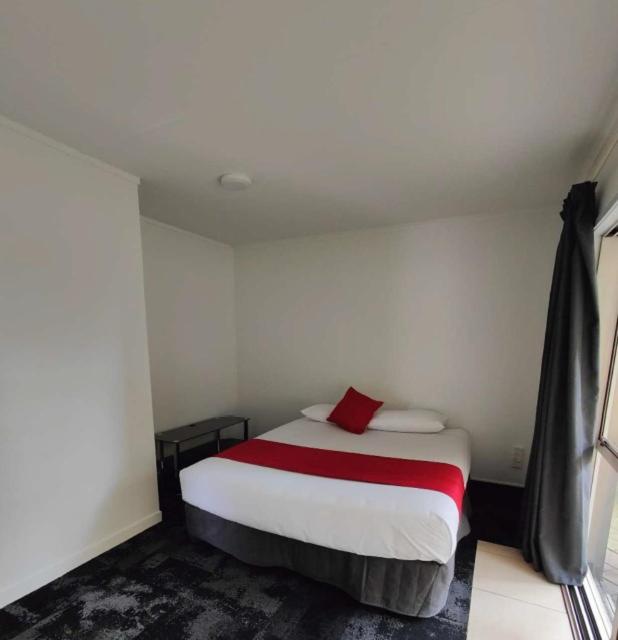 Family Room with Private Bathroom - Photo 4