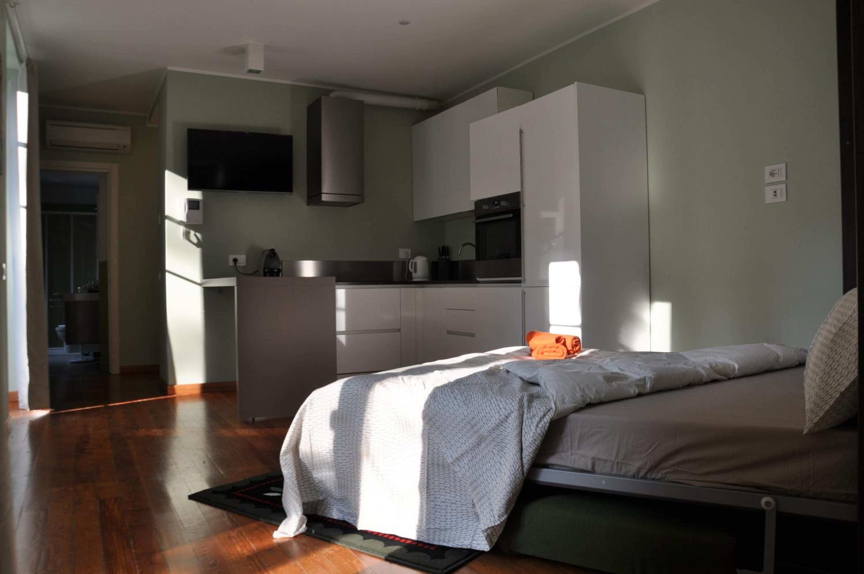 Studio Apartment