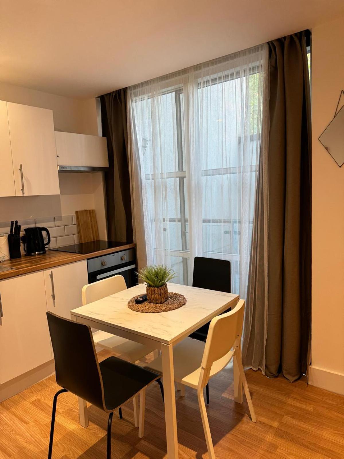One-Bedroom Apartment photo 2