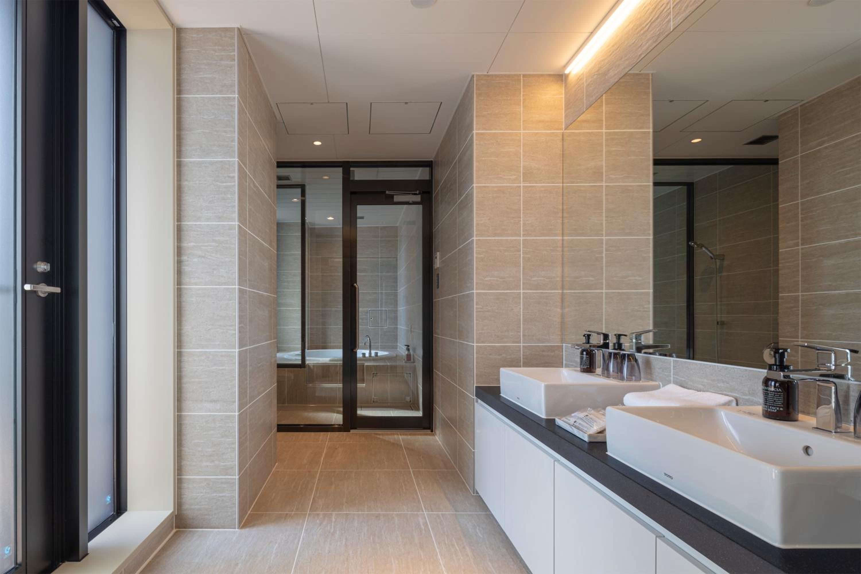 Suite Room - Photo 3