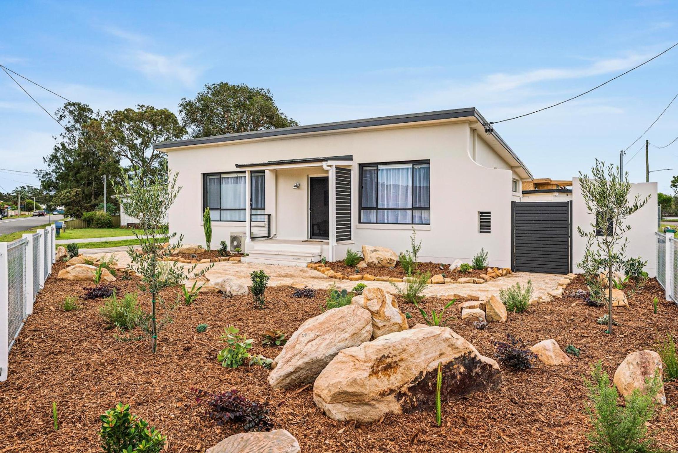 Four-Bedroom House photo 2