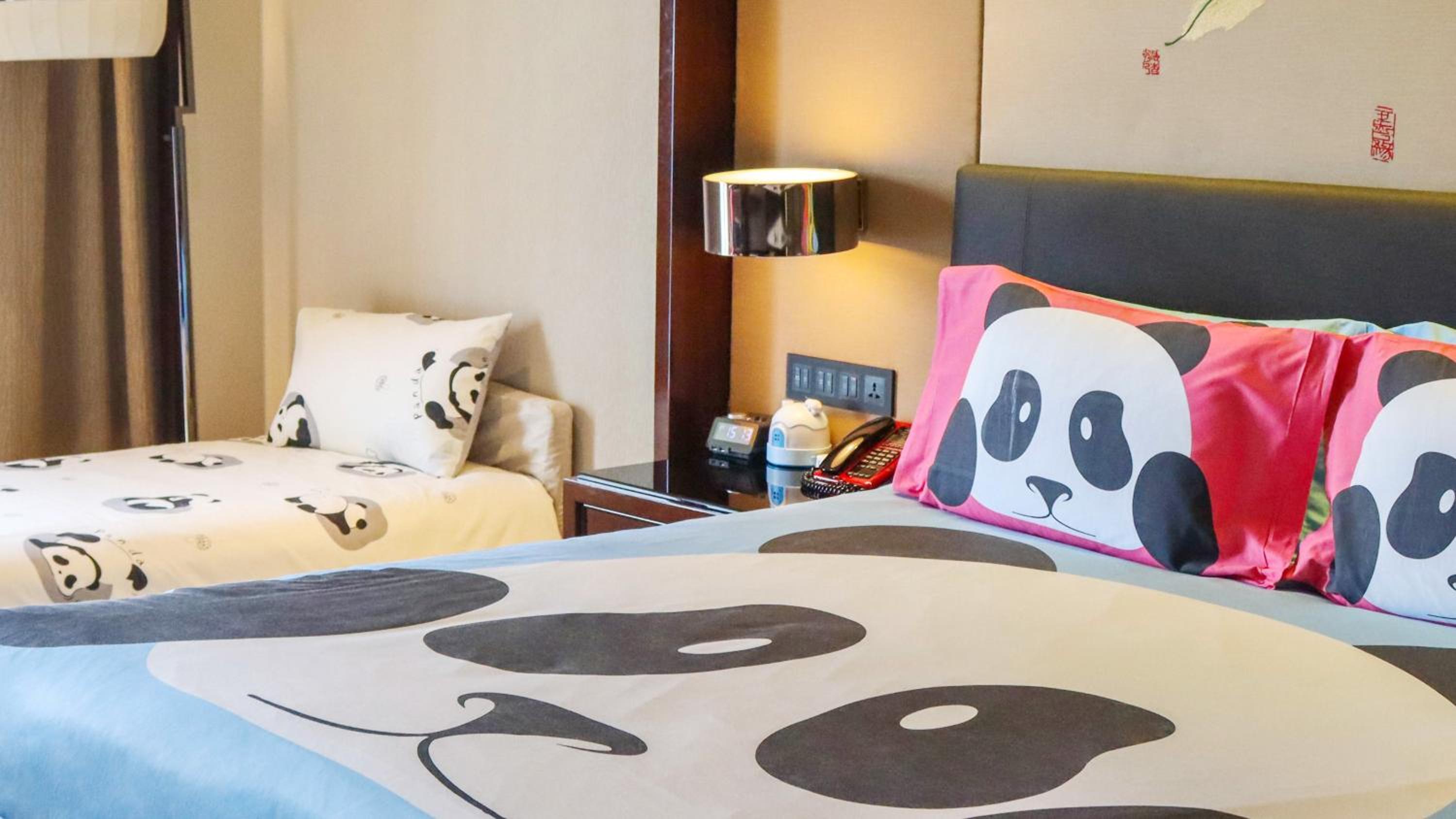 Standard King Room - Panda Theme - Photo 4