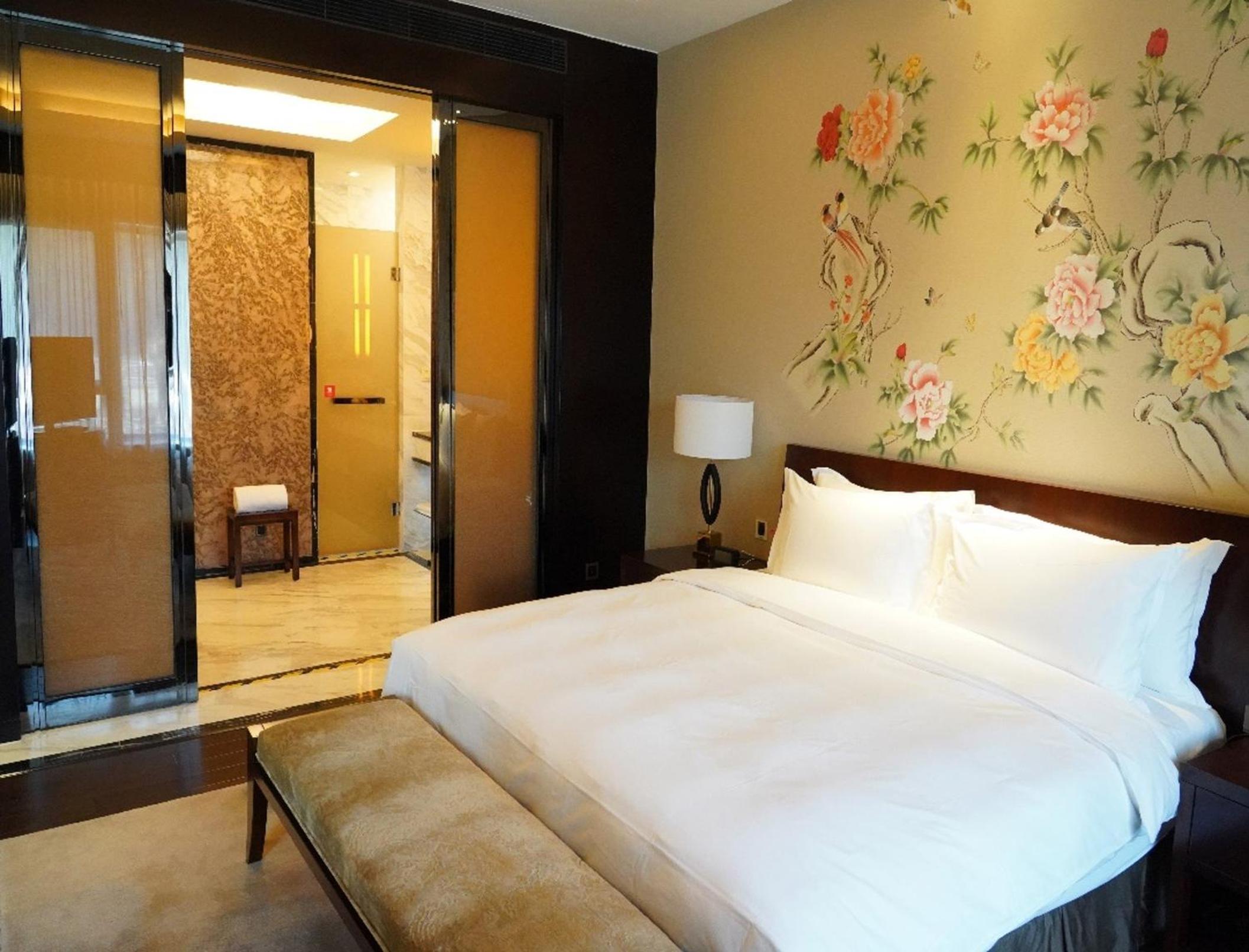 Standard King Room - Photo 2