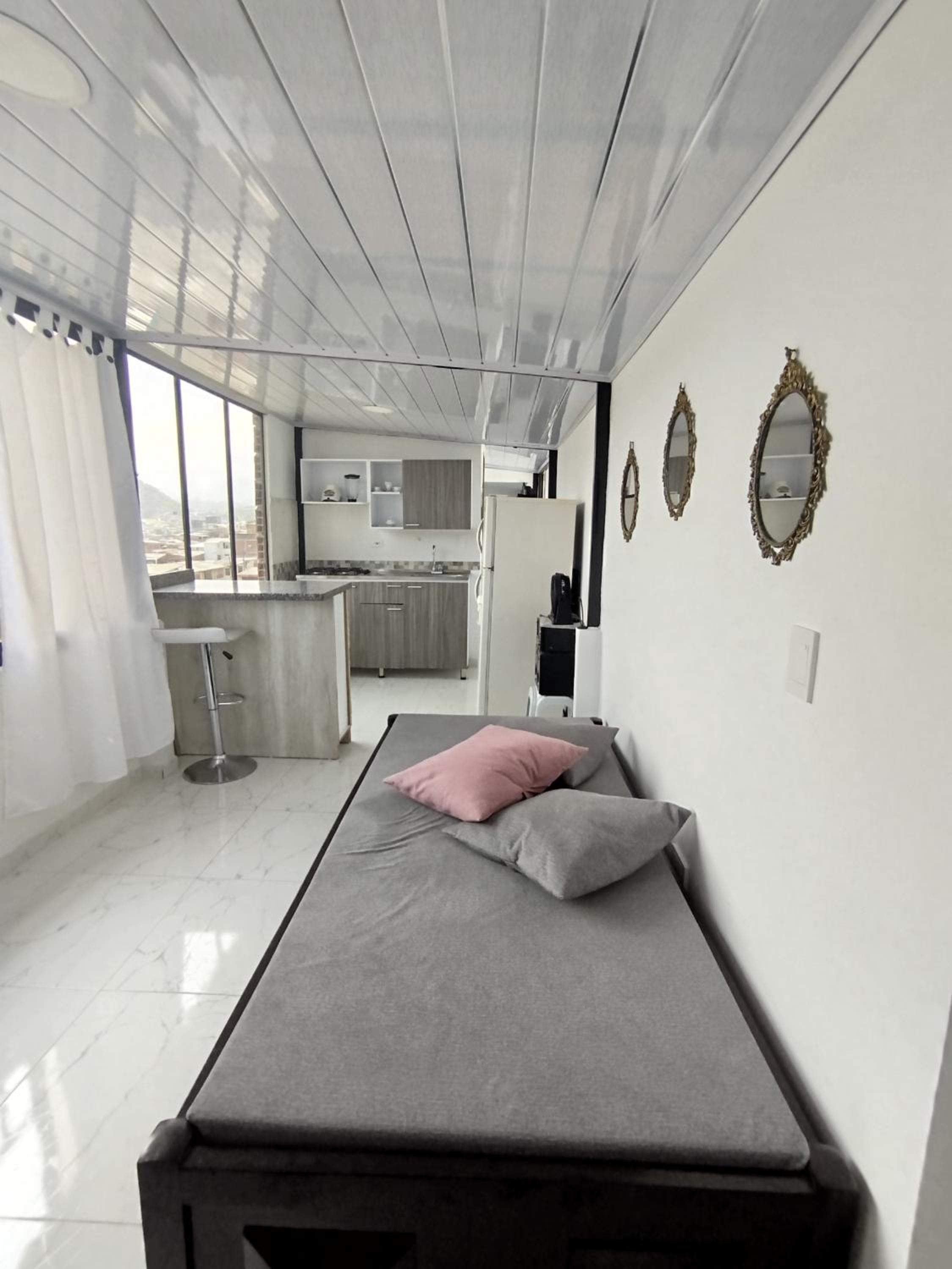 One-Bedroom Apartment photo 1
