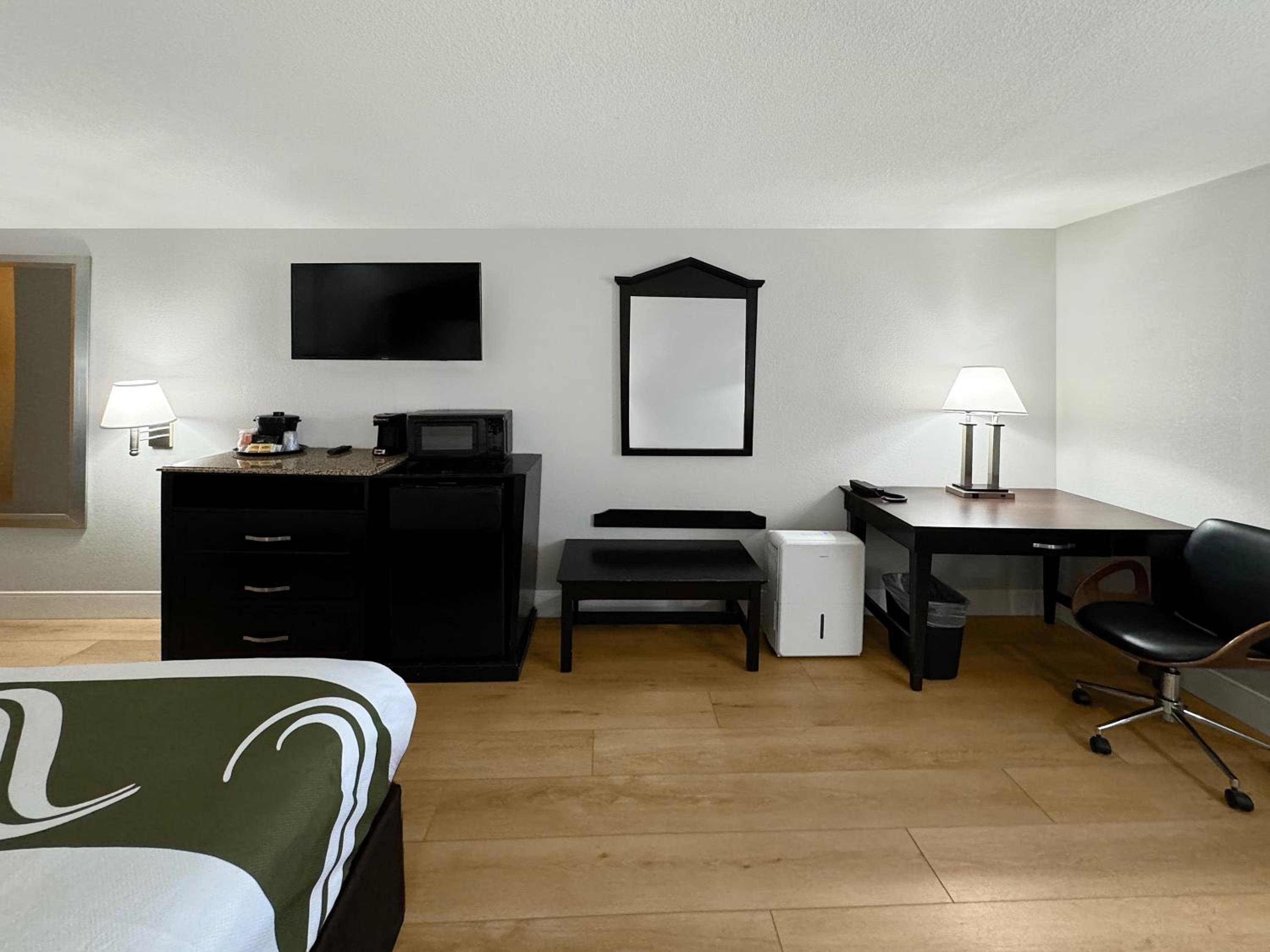 Standard Queen Room With Two Queen Beds And Tub - Accessible/Non-Smoking photo 1
