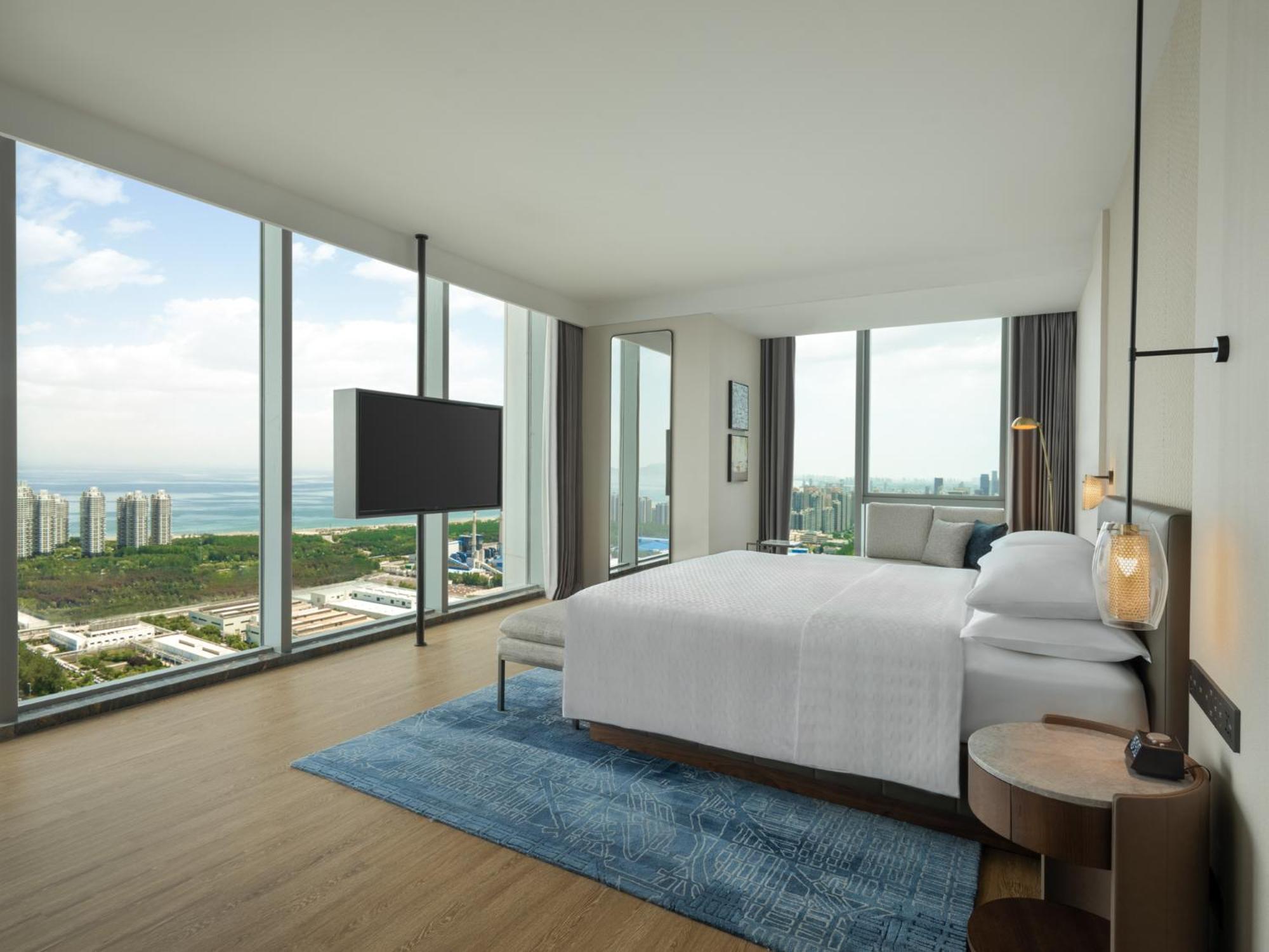 Premium King Suite with Sea View