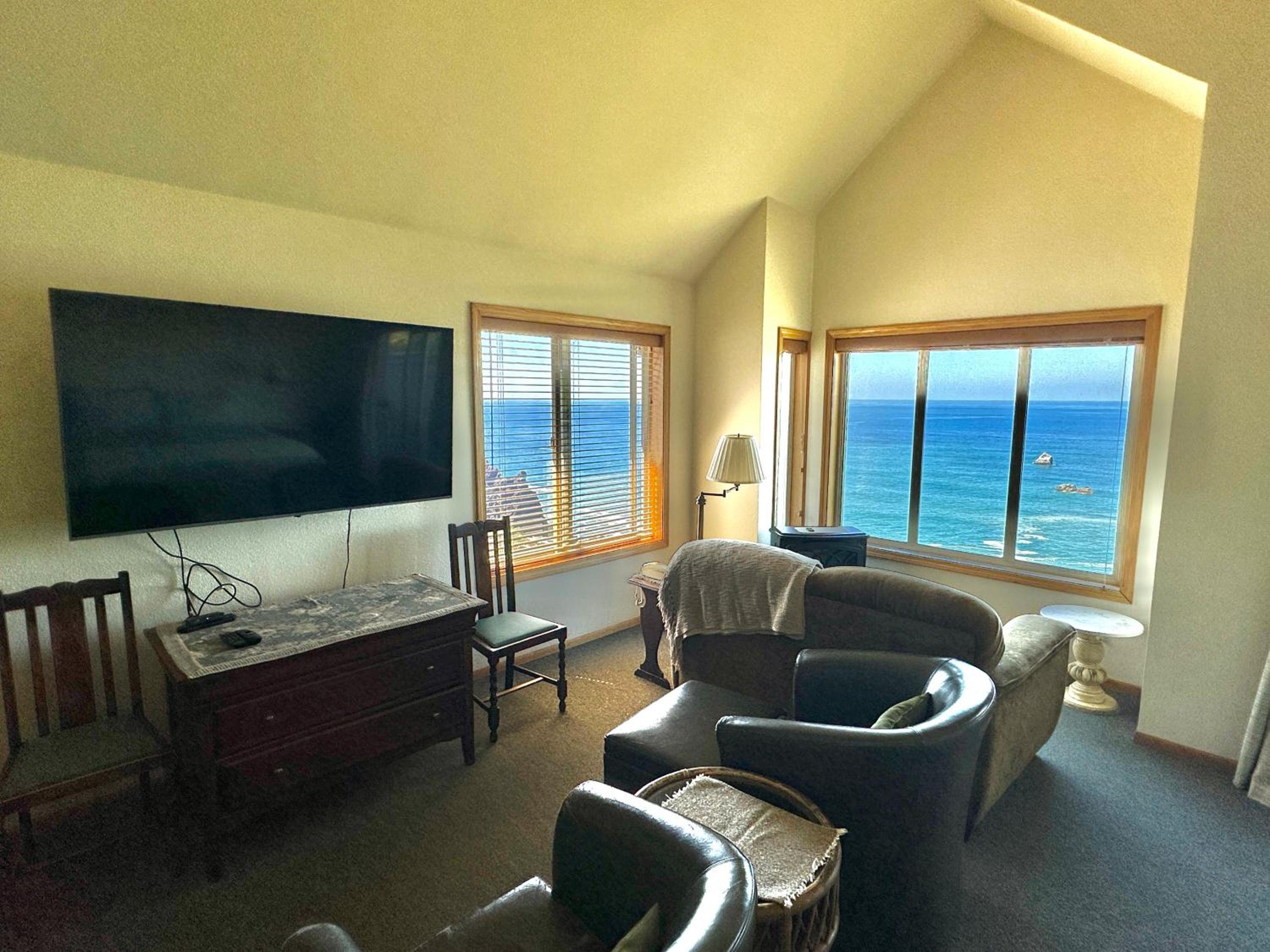 King Suite with Ocean View photo 2