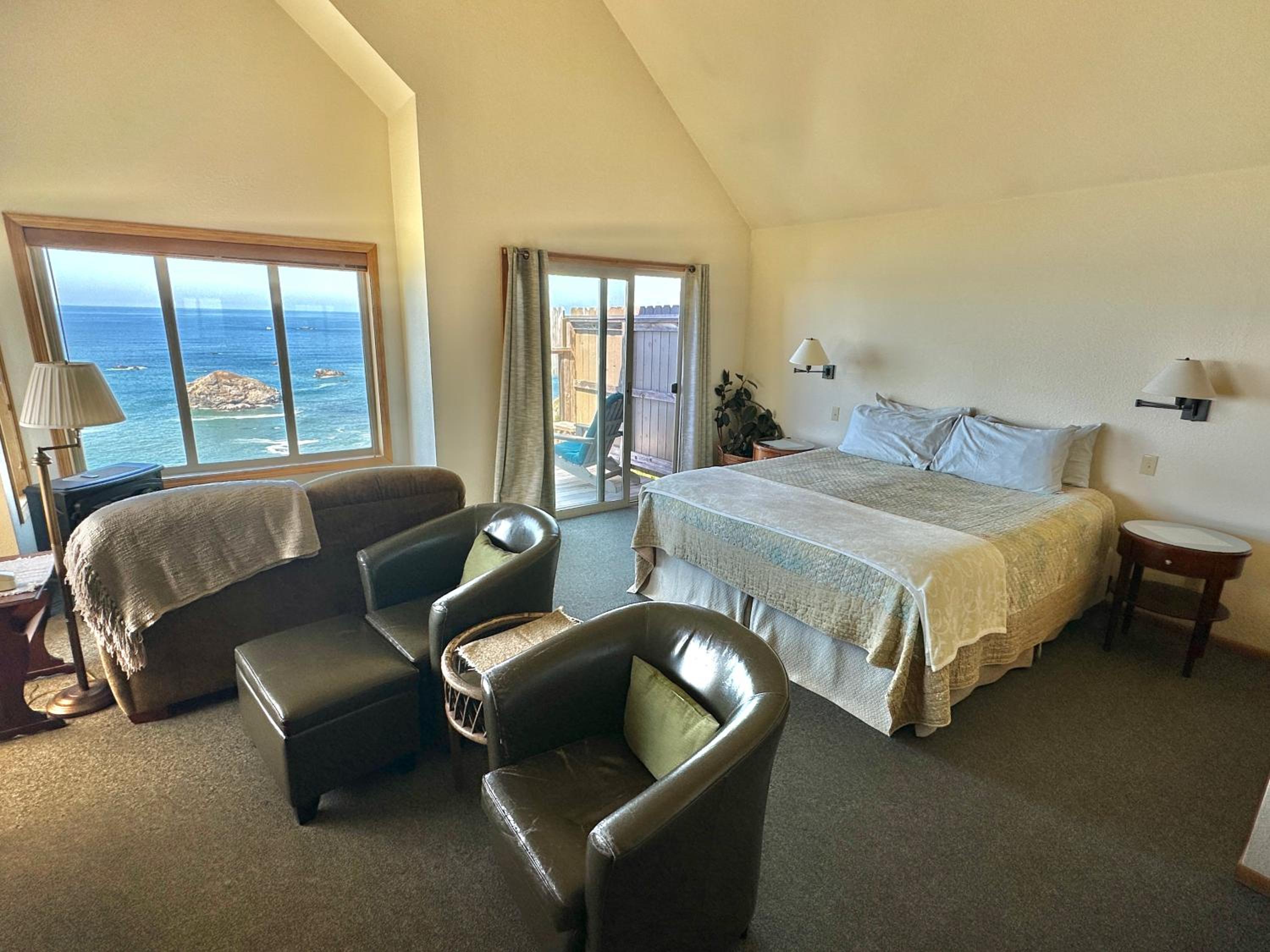 King Suite with Ocean View photo 3