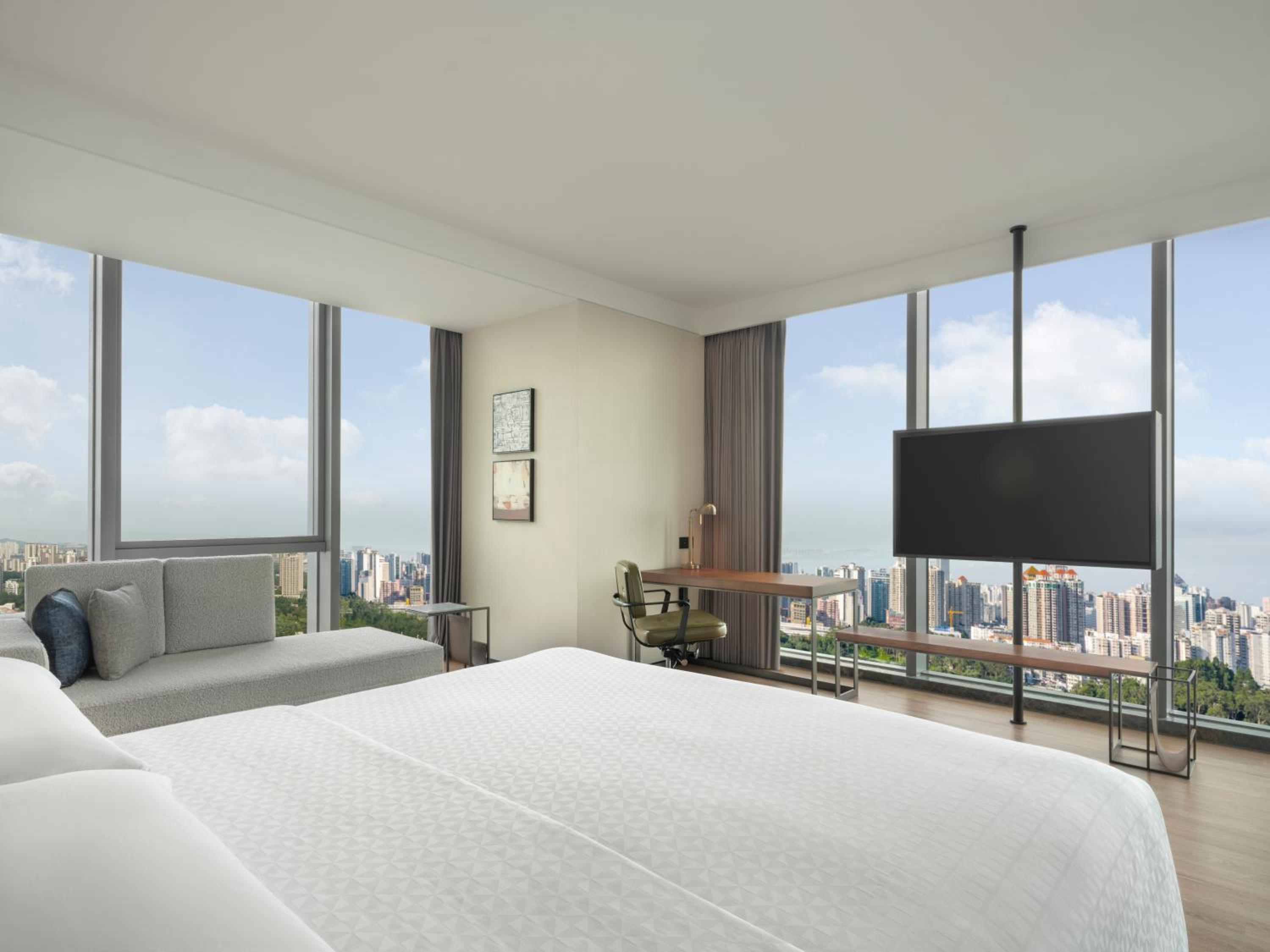 Studio King Room with City View