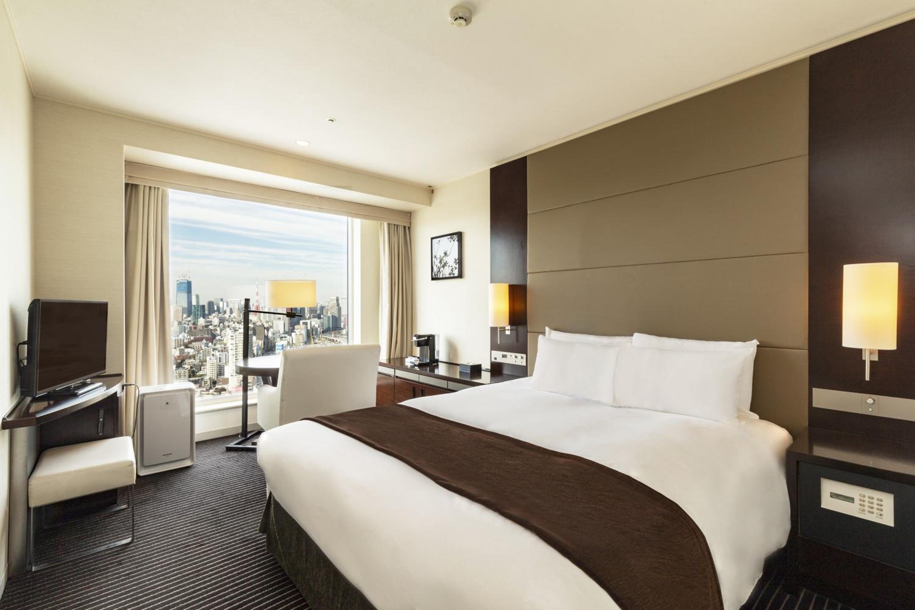 Main Tower 35th-36th Floor Premier Double Room - Non-Smoking photo 1