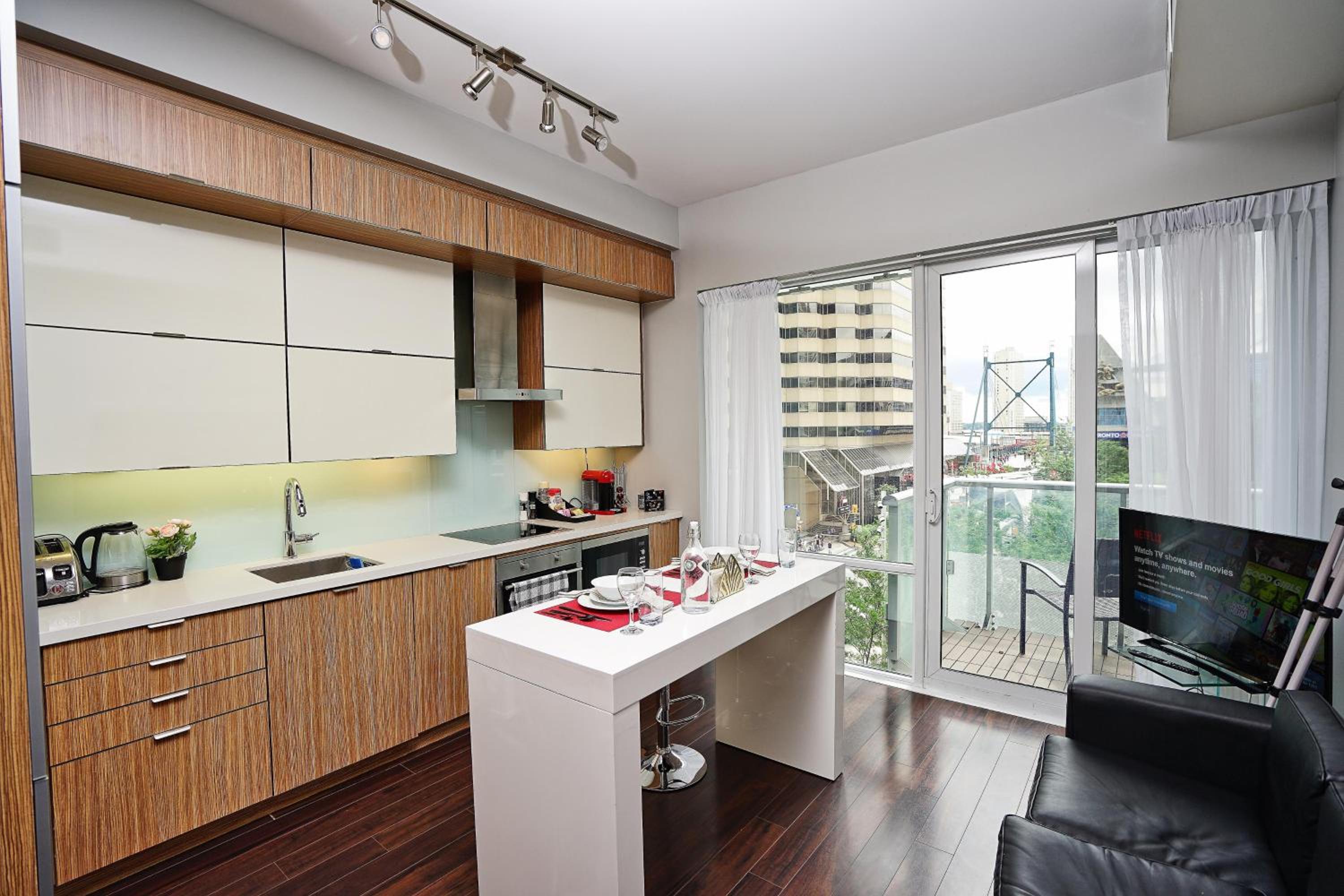 Deluxe One-Bedroom Apartment with City View