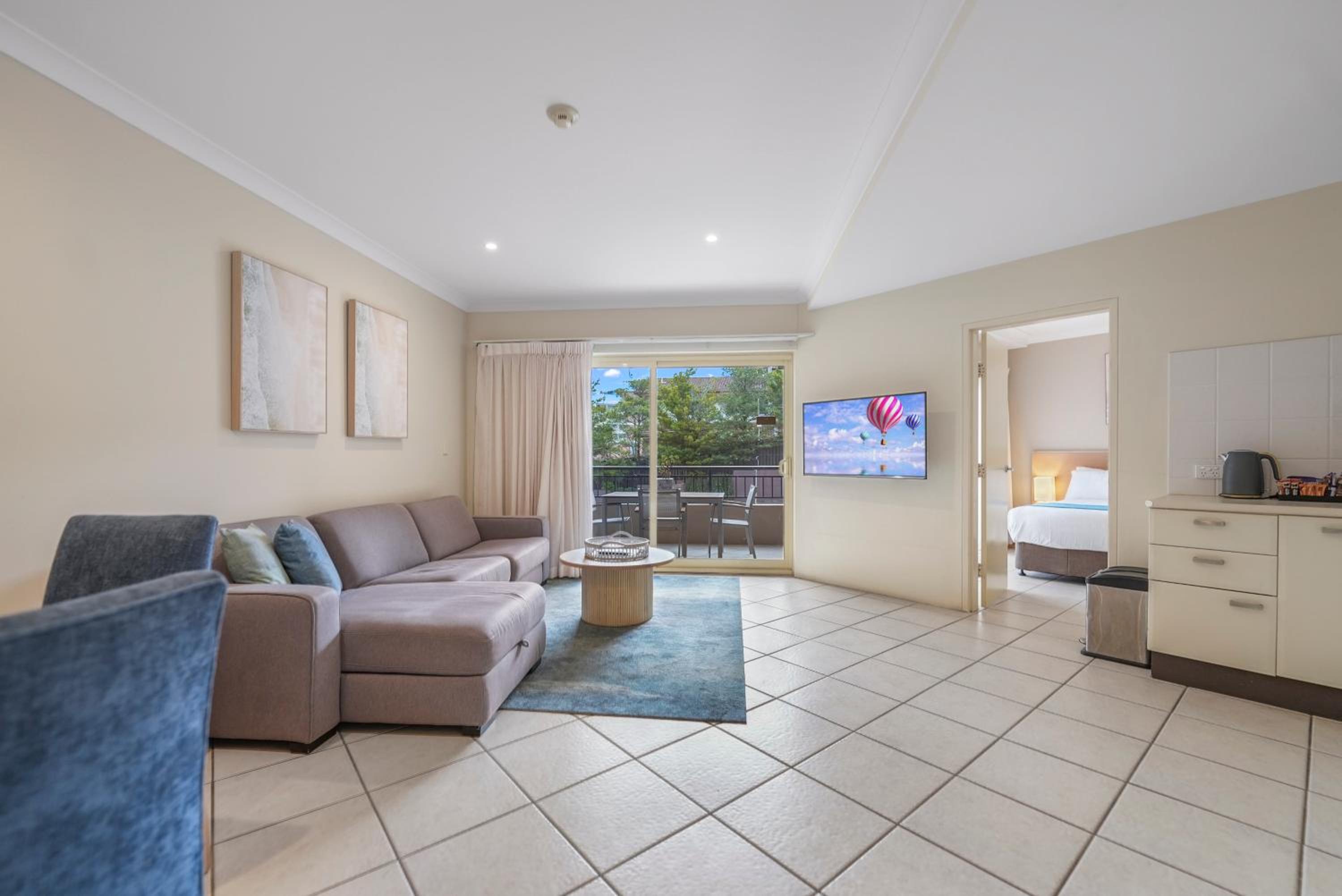 One-Bedroom Apartment - Photo 1