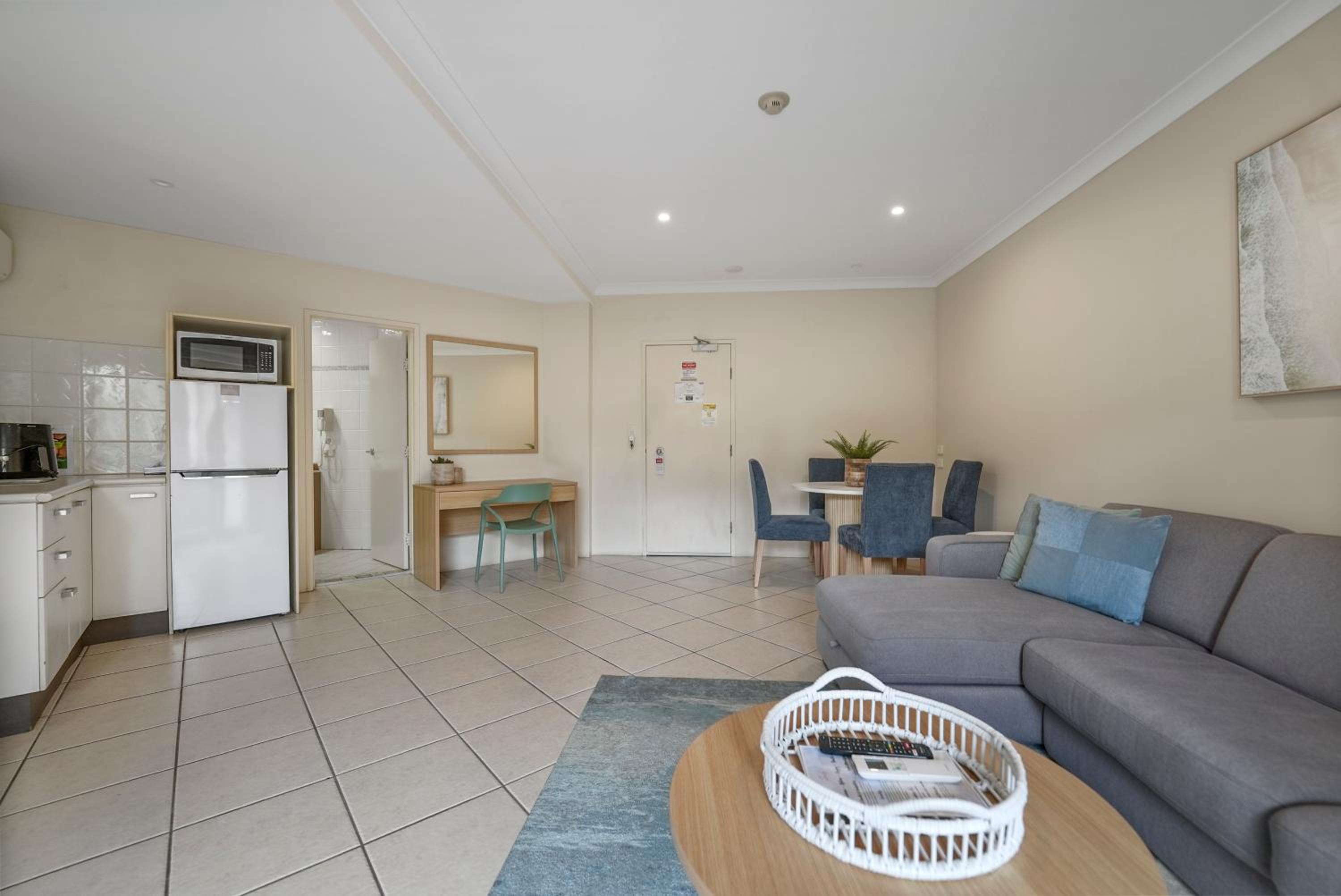 One-Bedroom Apartment - Photo 9