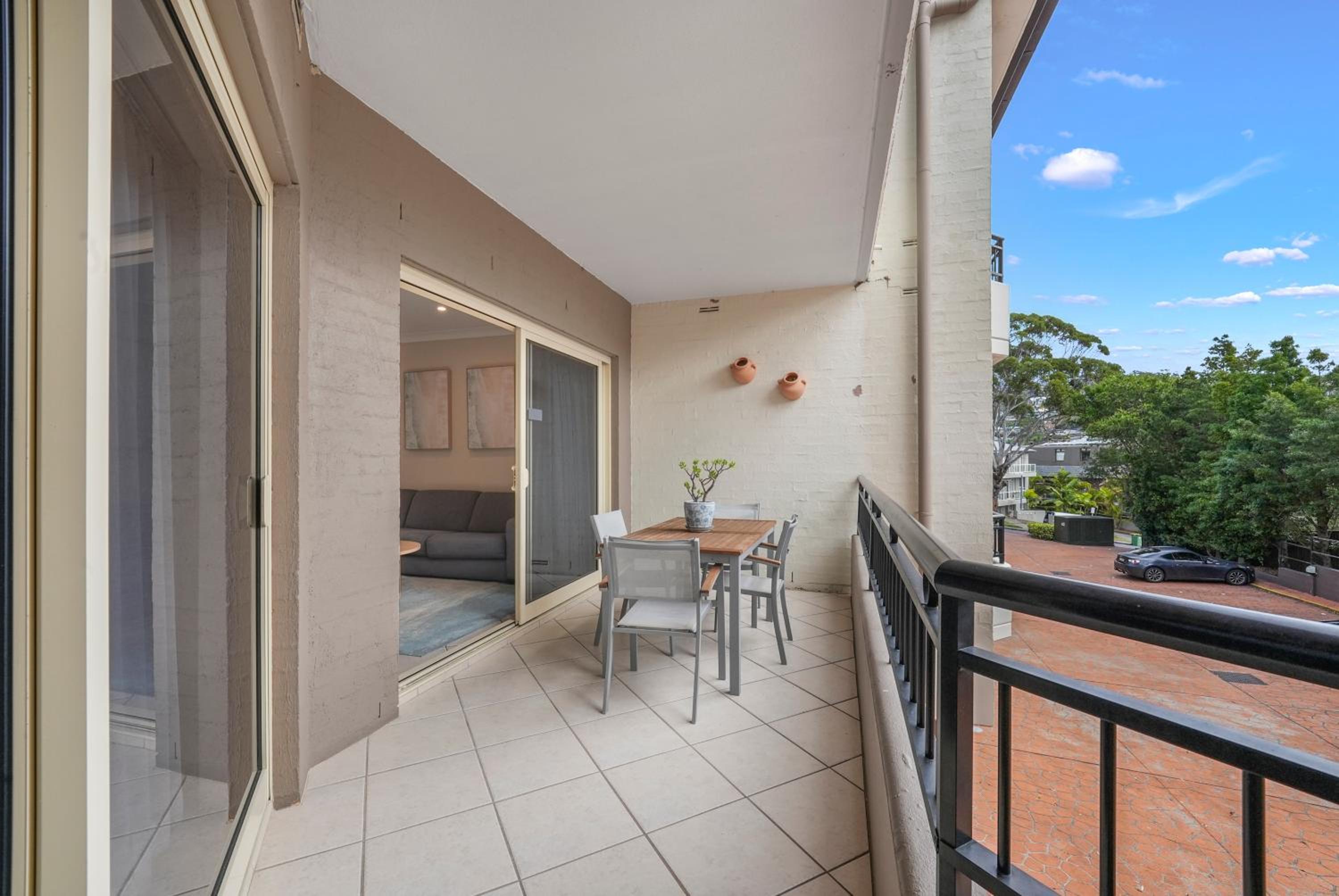 One-Bedroom Apartment - Photo 4