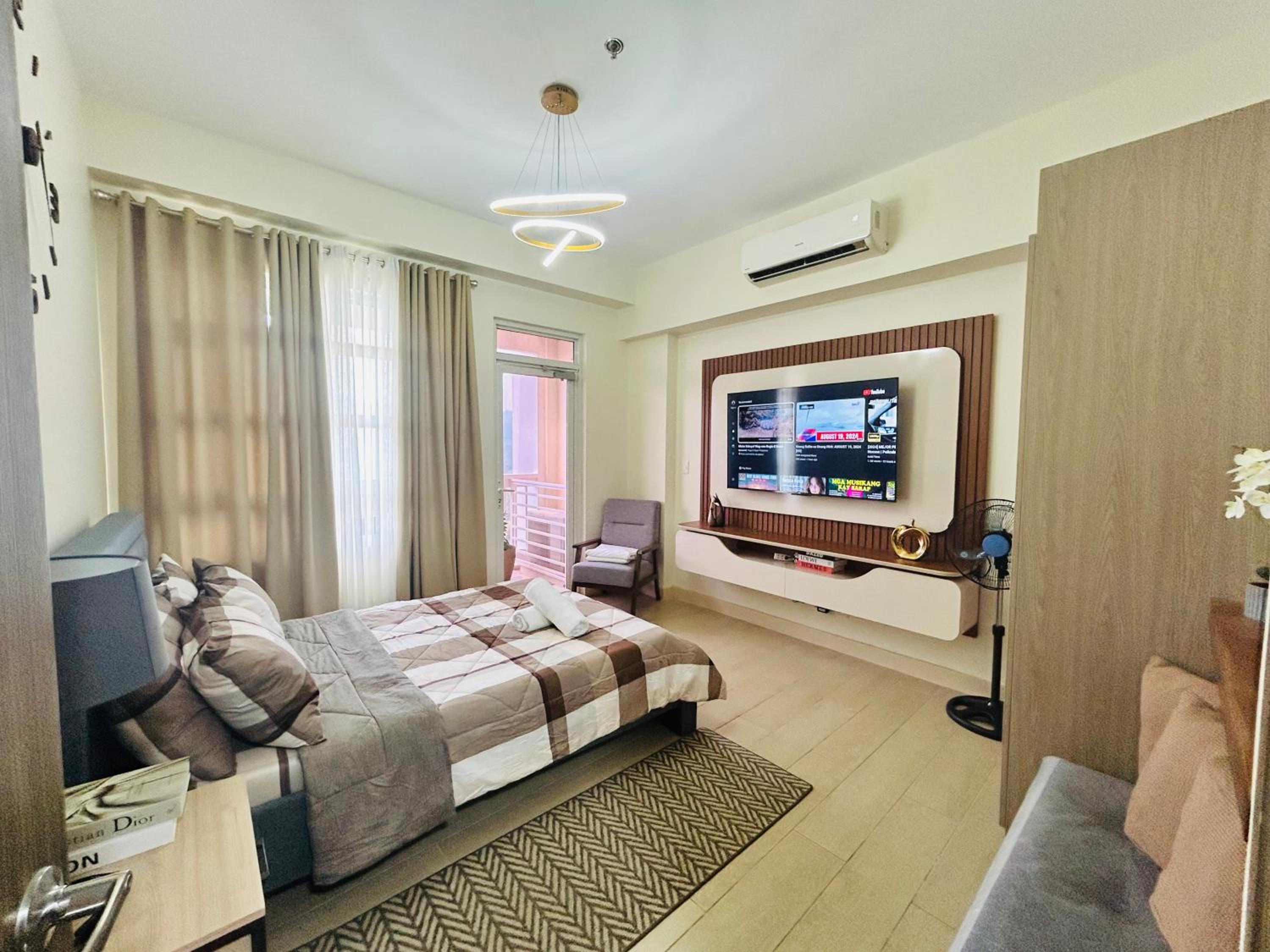 One-Bedroom Apartment photo 2