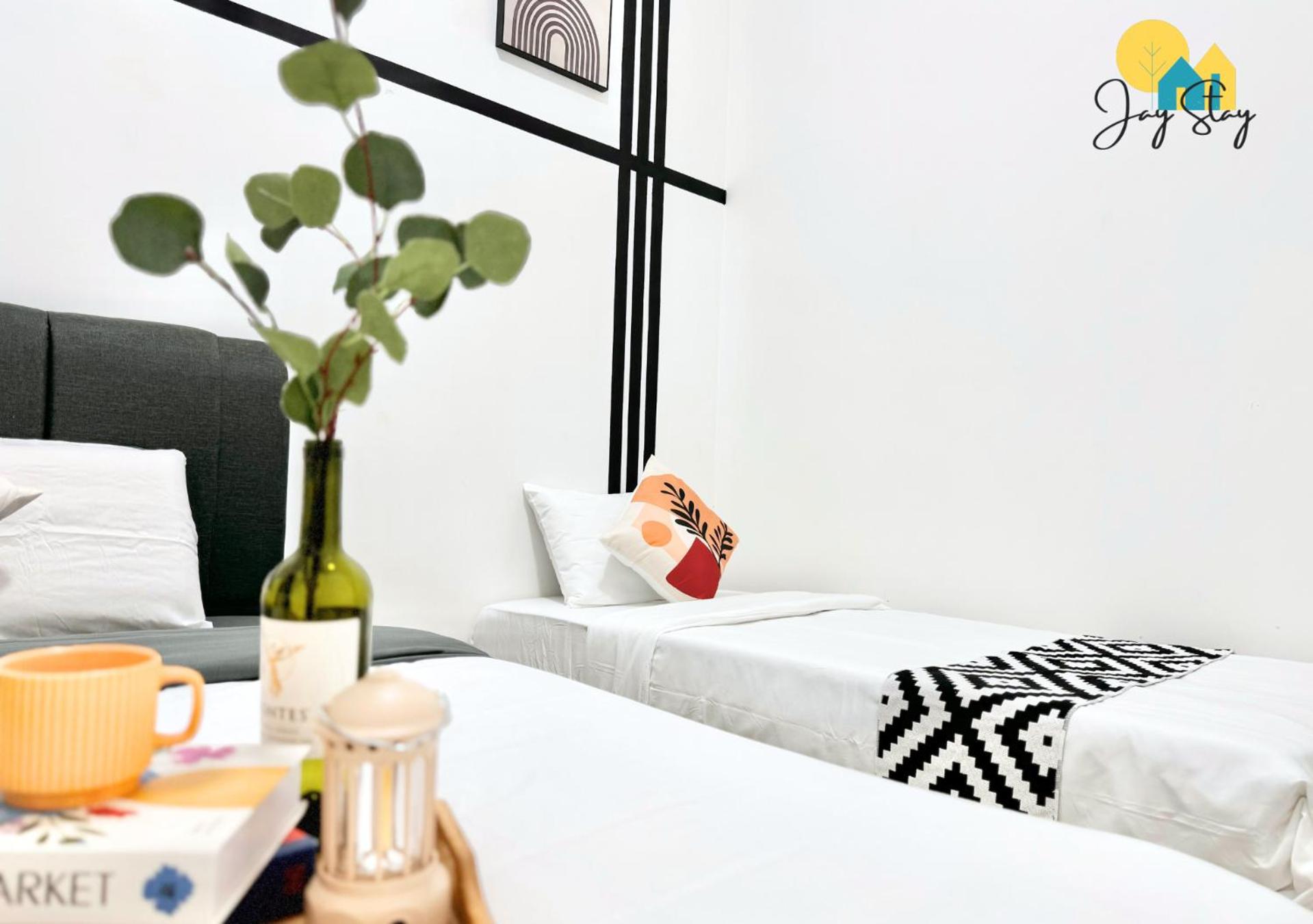 Two-Bedroom Apartment with Sea View - Photo 9