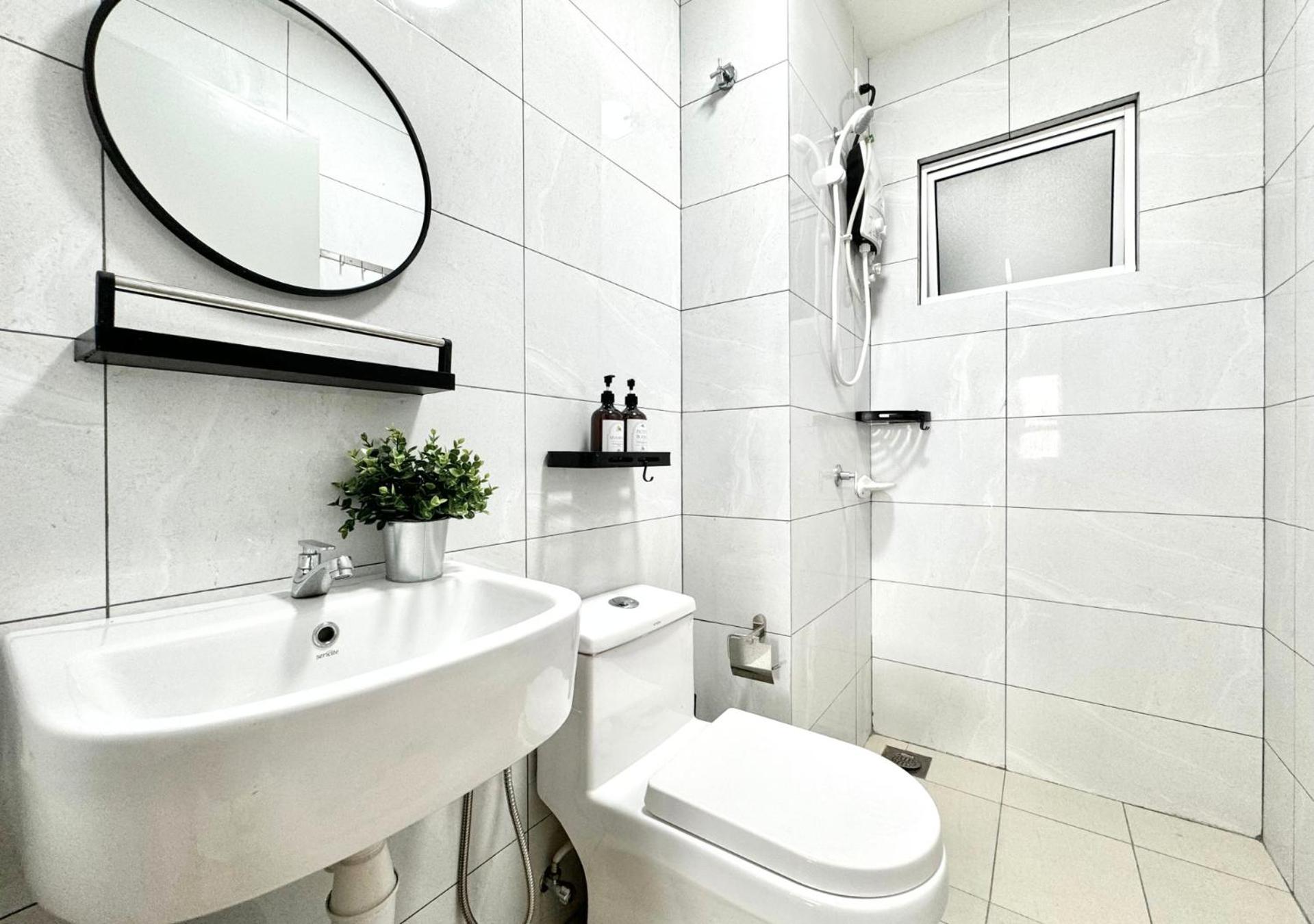 Two-Bedroom Apartment with Sea View - Photo 14