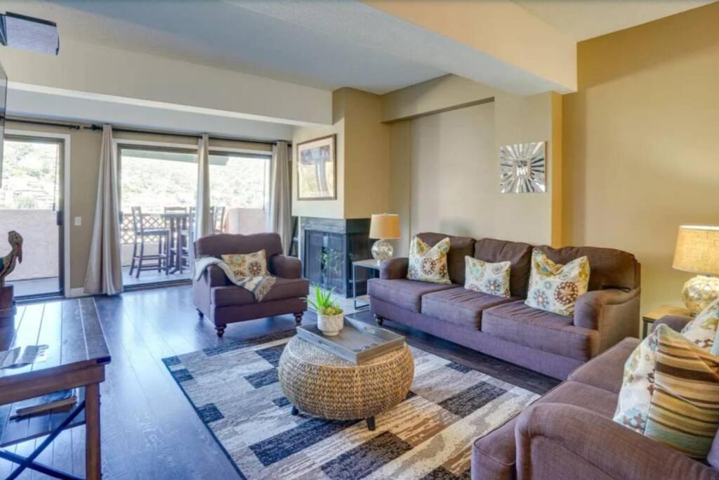 Three-Bedroom House photo 3