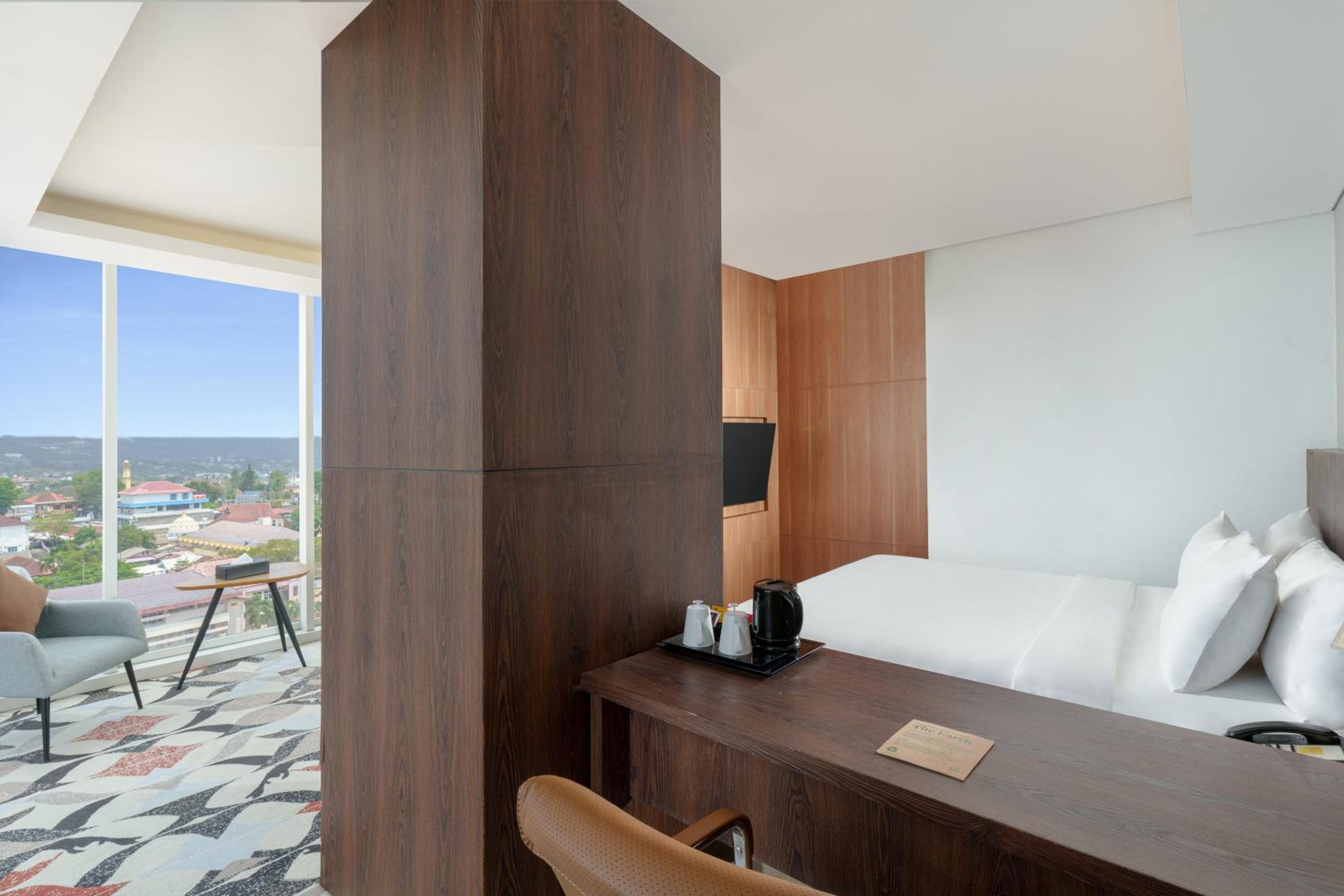 Premier Room 1 Queen Bed City View - Photo 1