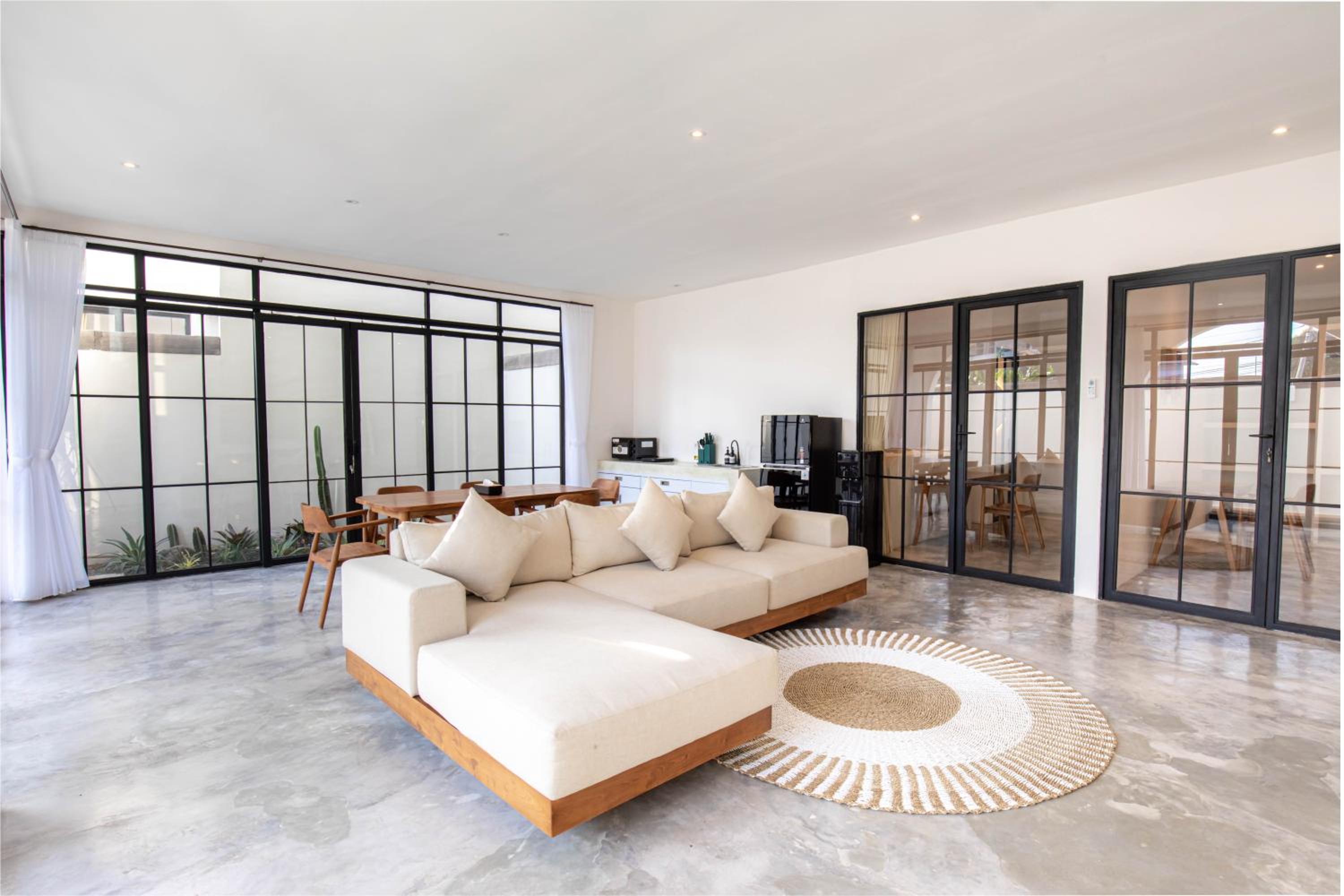Three-Bedroom Villa photo 2