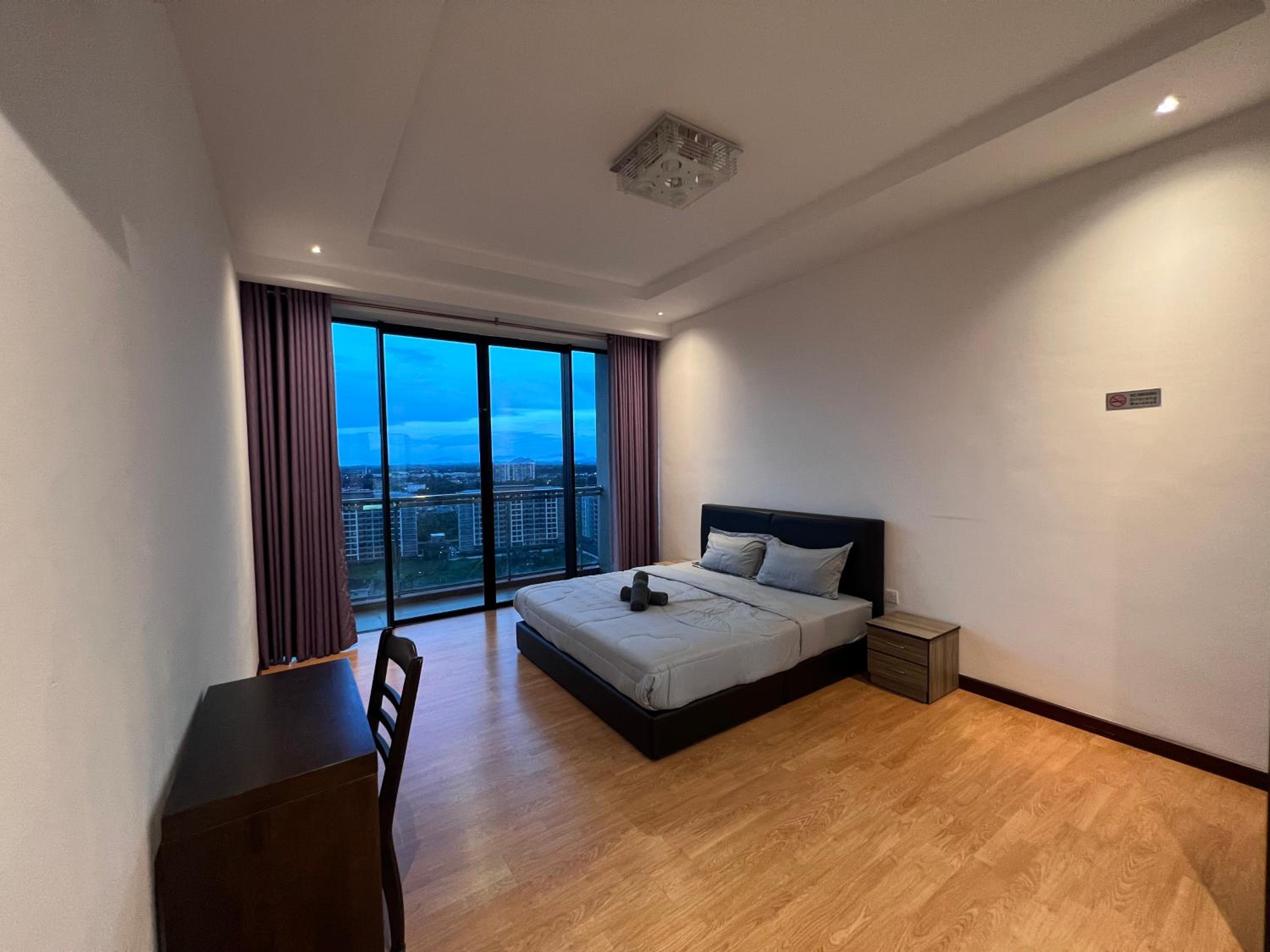 Three-Bedroom Deluxe Apartment