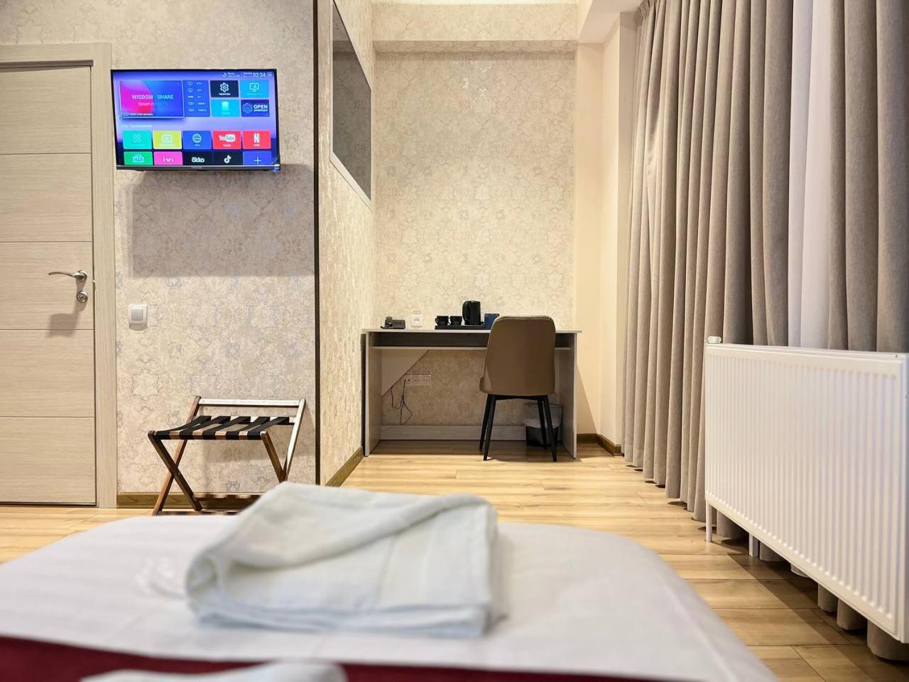 Double or Twin Room - Photo 5