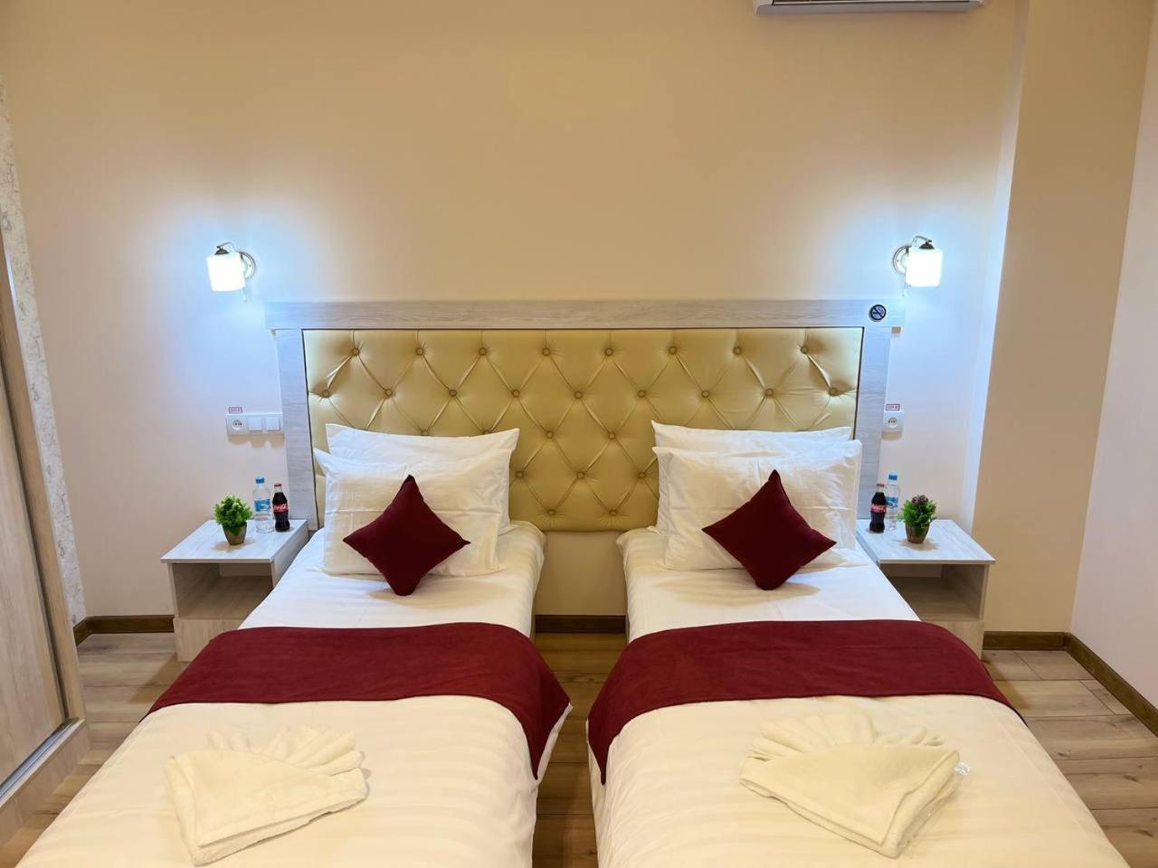 Double or Twin Room - Photo 12