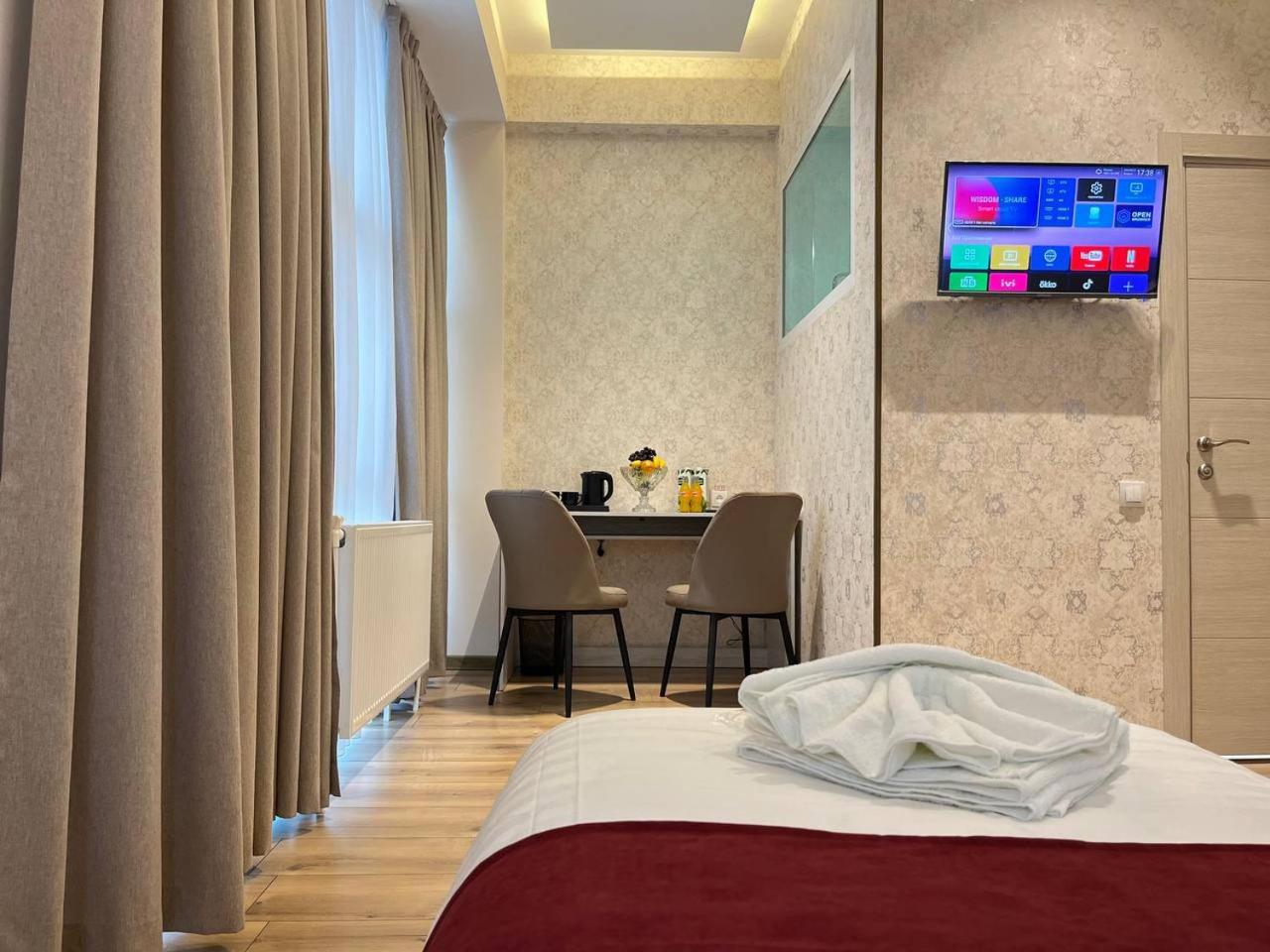 Double or Twin Room - Photo 11