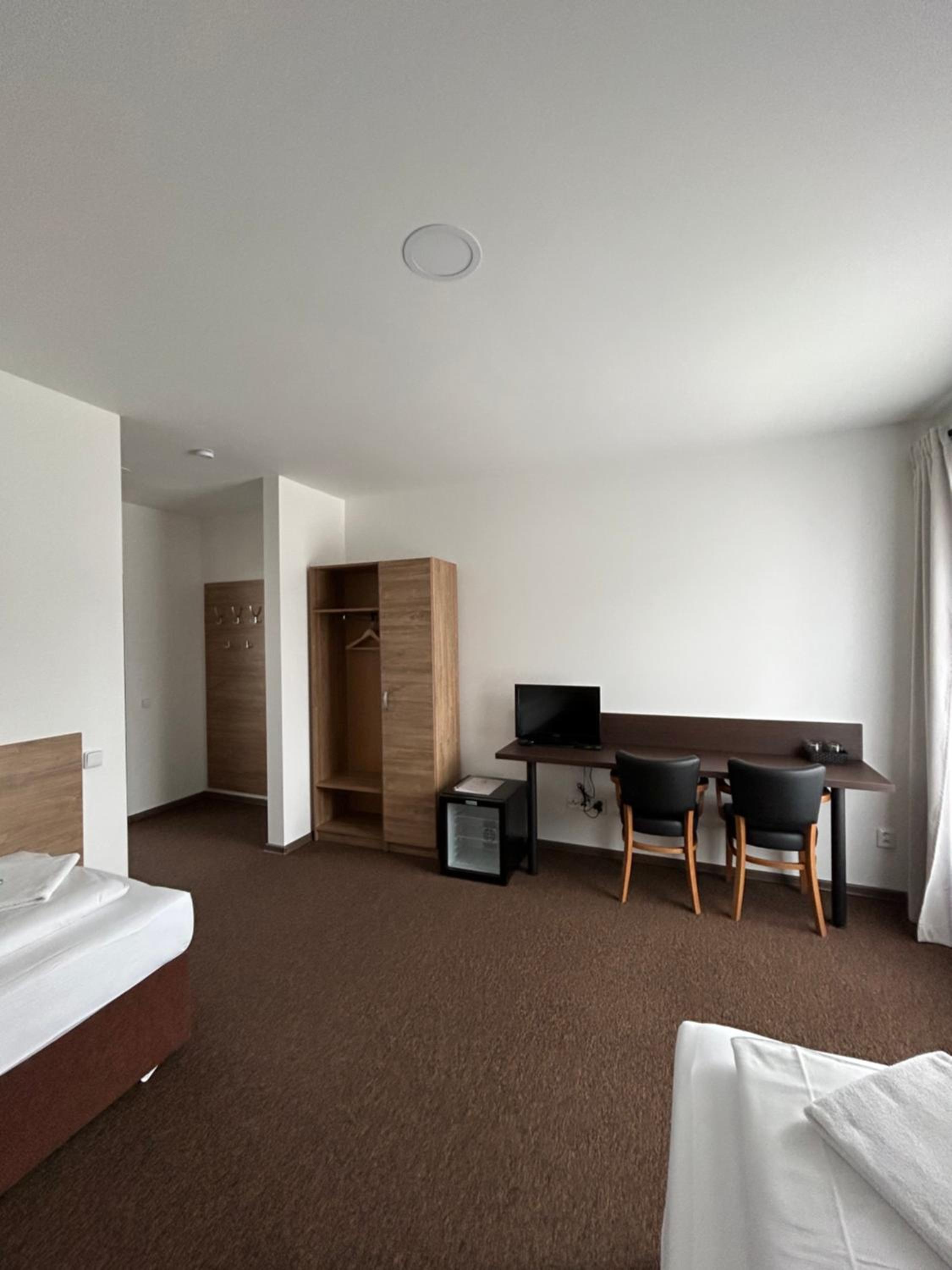 Standard Twin Room photo 3