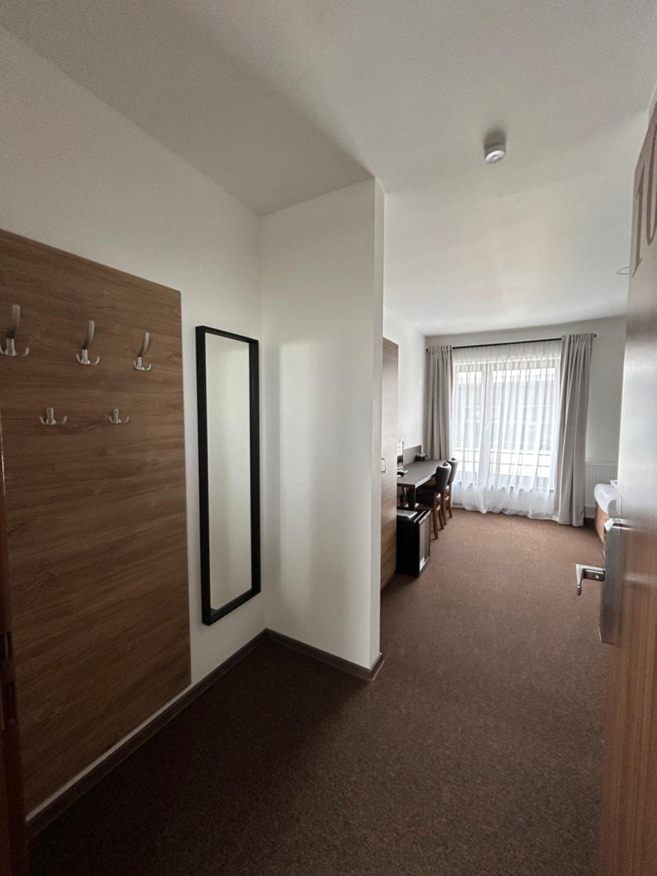 Standard Twin Room photo 2