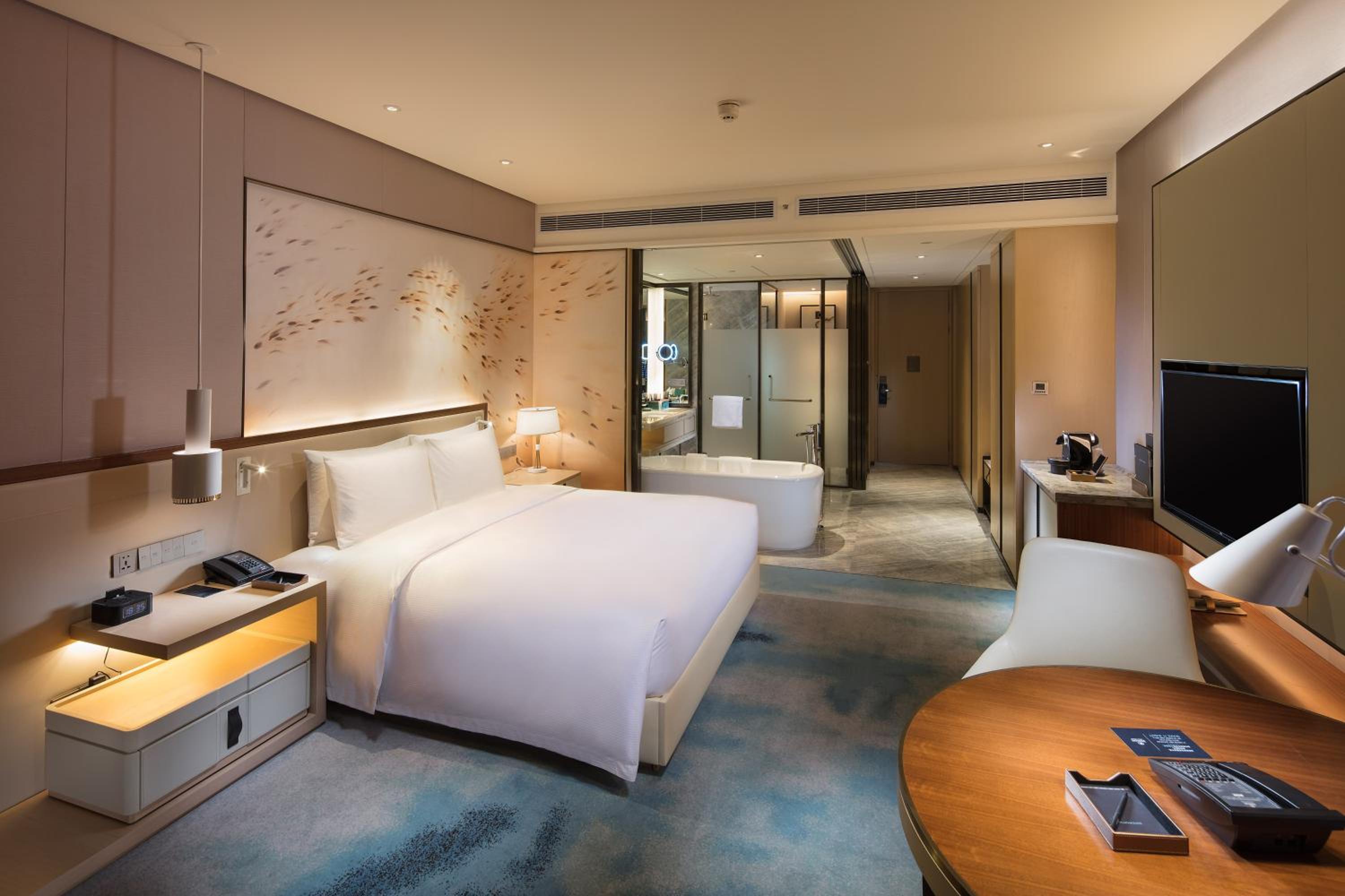 Executive King Room - Lounge Access